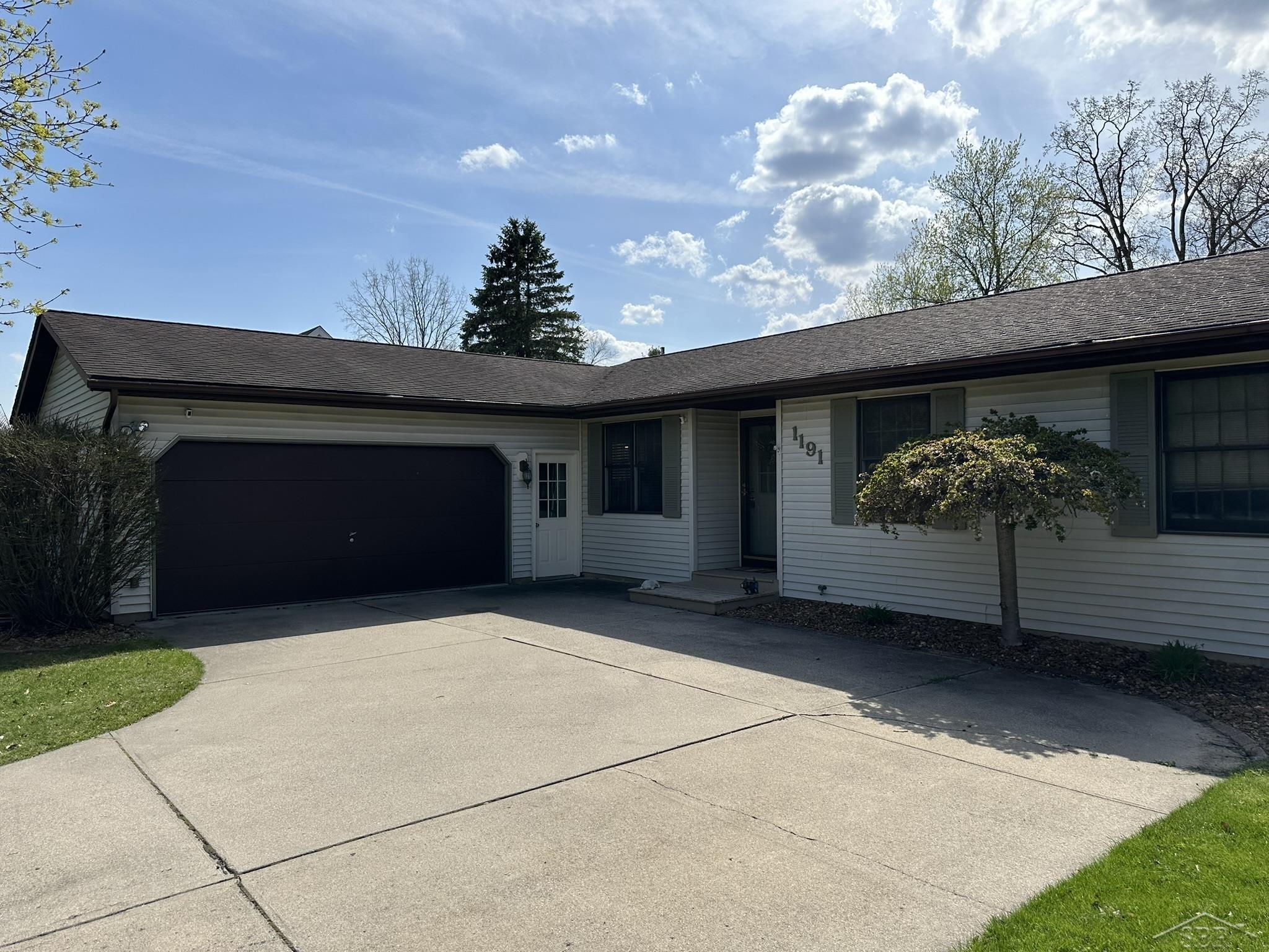 1191 Barbeau Drive, Saginaw, MI, 48638