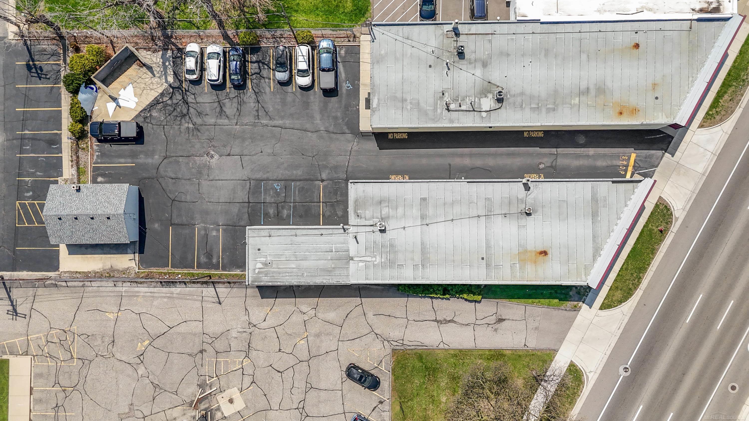 27920 Gratiot Avenue, Roseville, MI, 48066