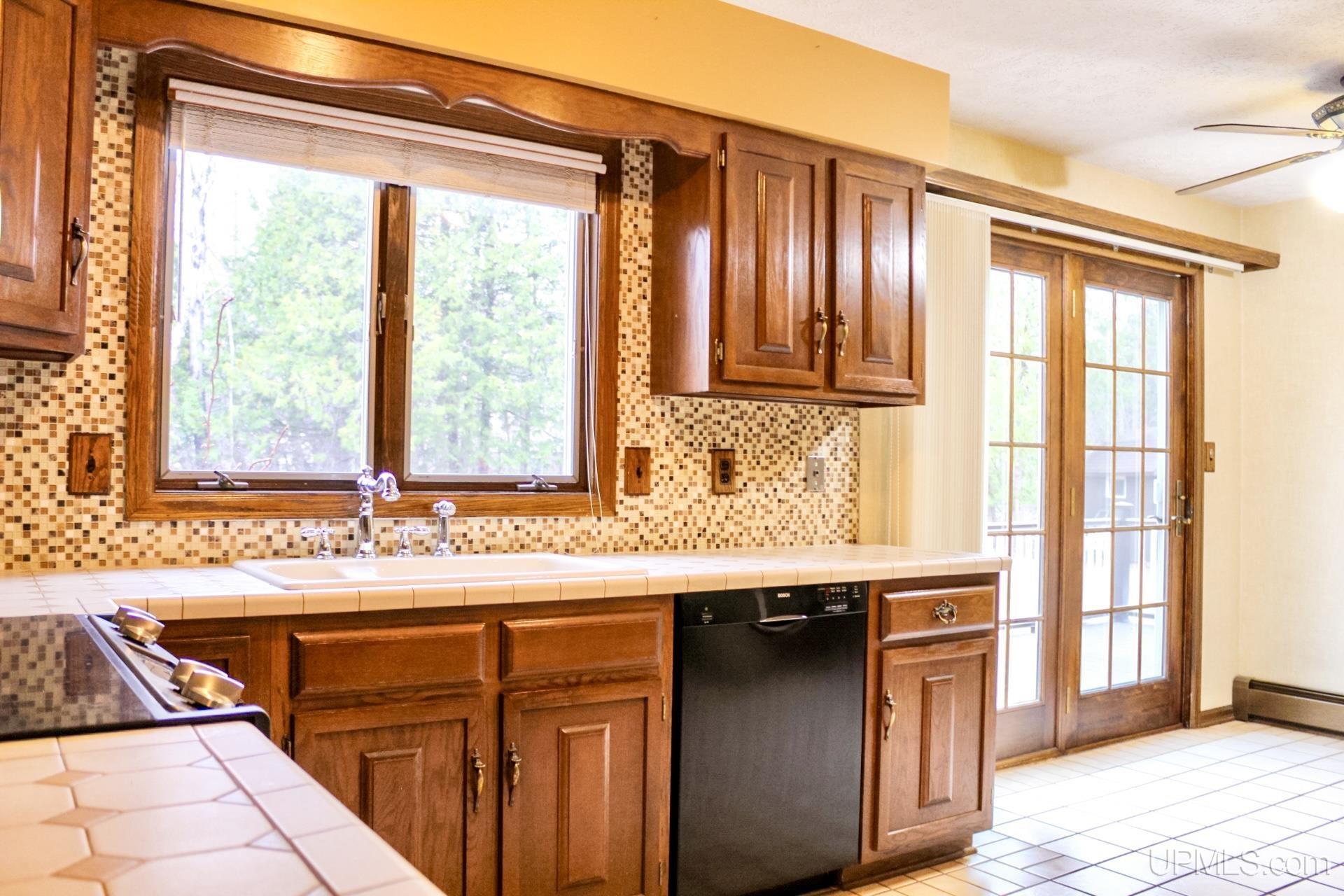 1005 11th Avenue, Houghton, MI, 49931