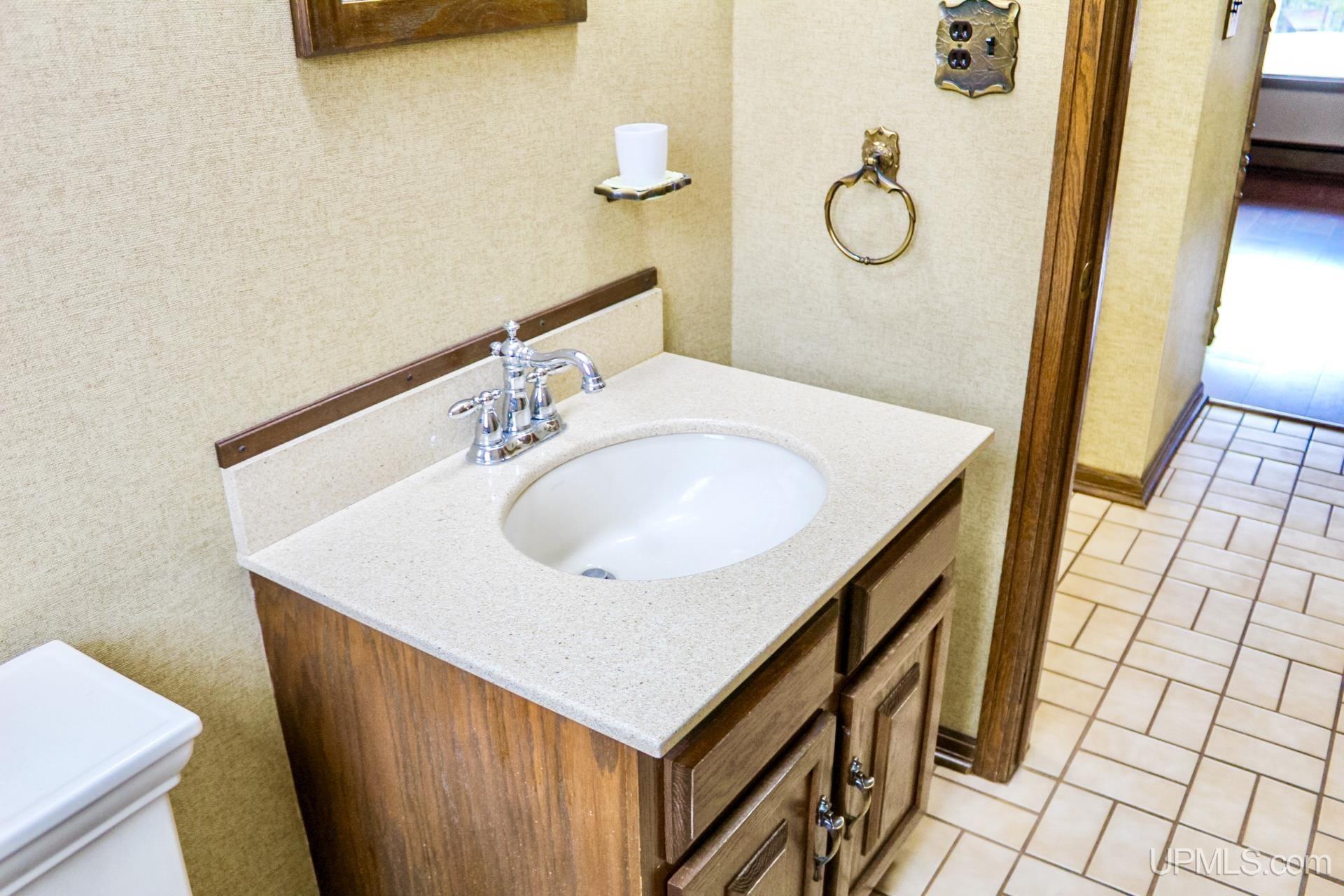 1005 11th Avenue, Houghton, MI, 49931