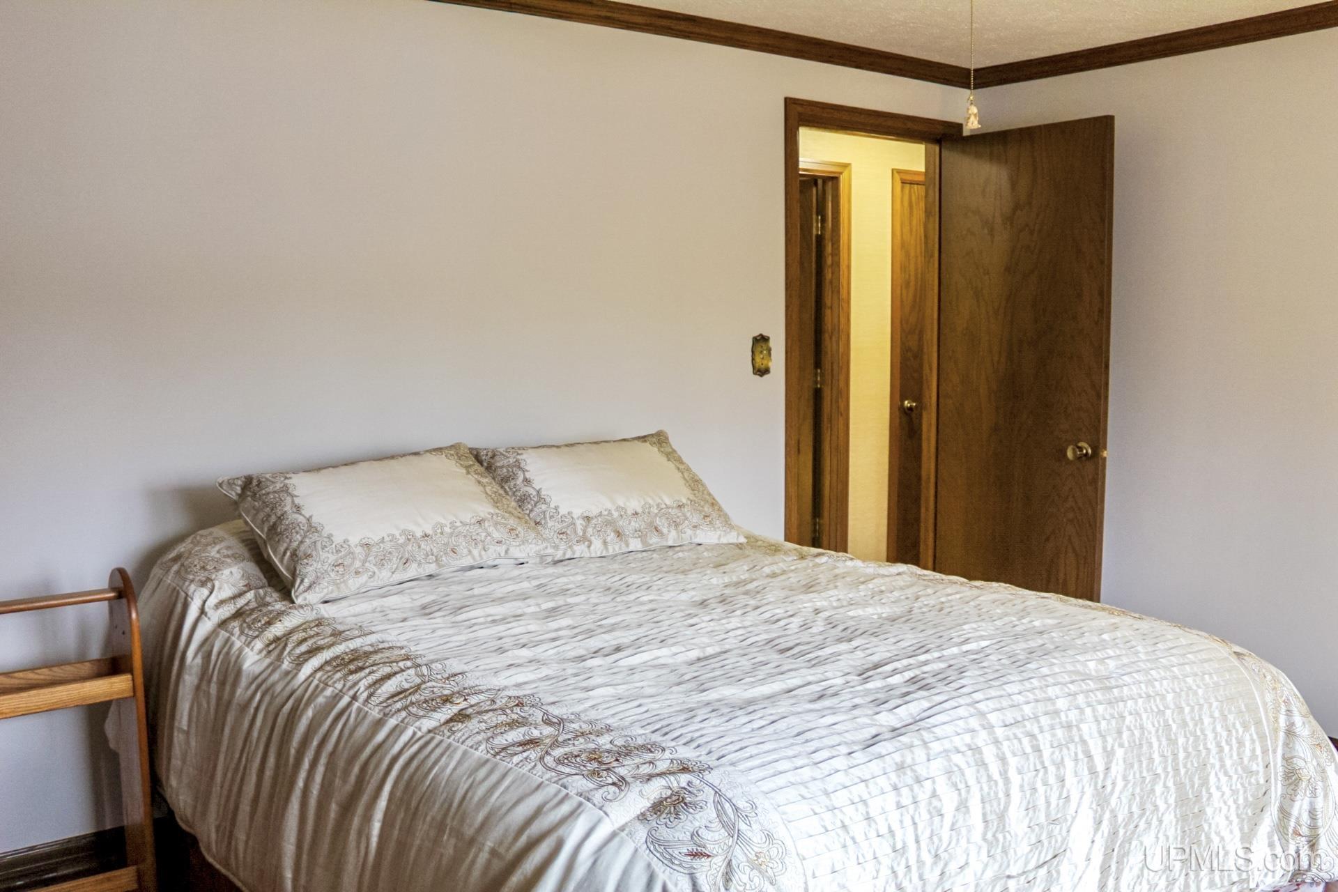 1005 11th Avenue, Houghton, MI, 49931