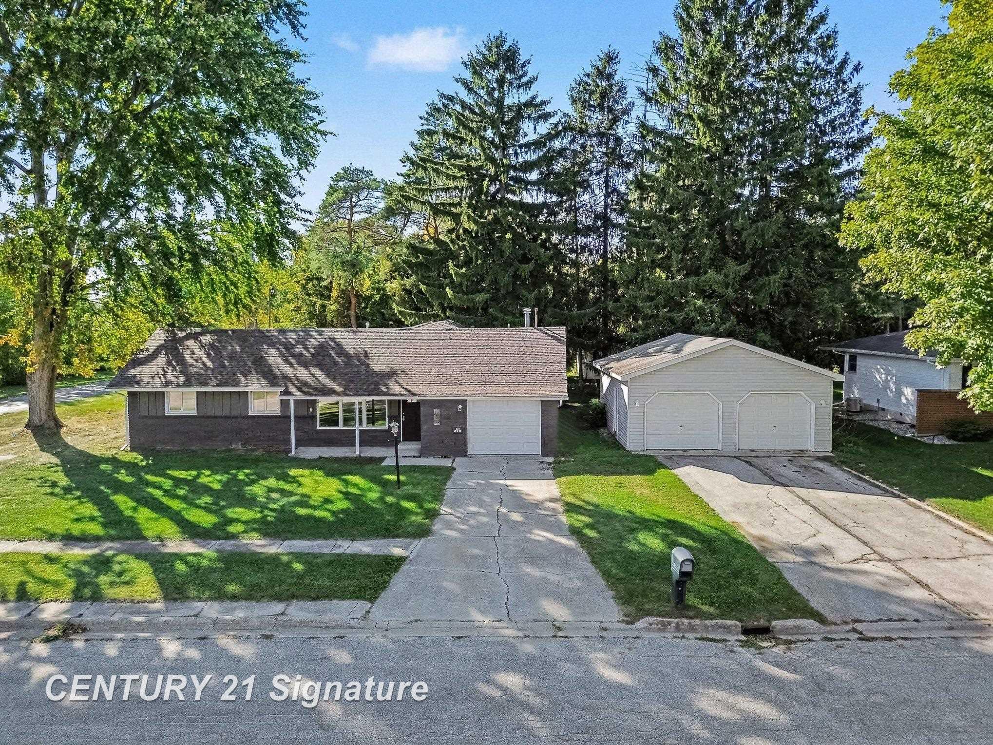 Photo 1 of Single family home for sale at 106 Avis Ct, Pinconning, MI 48650 | MLS# 61050205689 | Listing updated on 2026-09-29