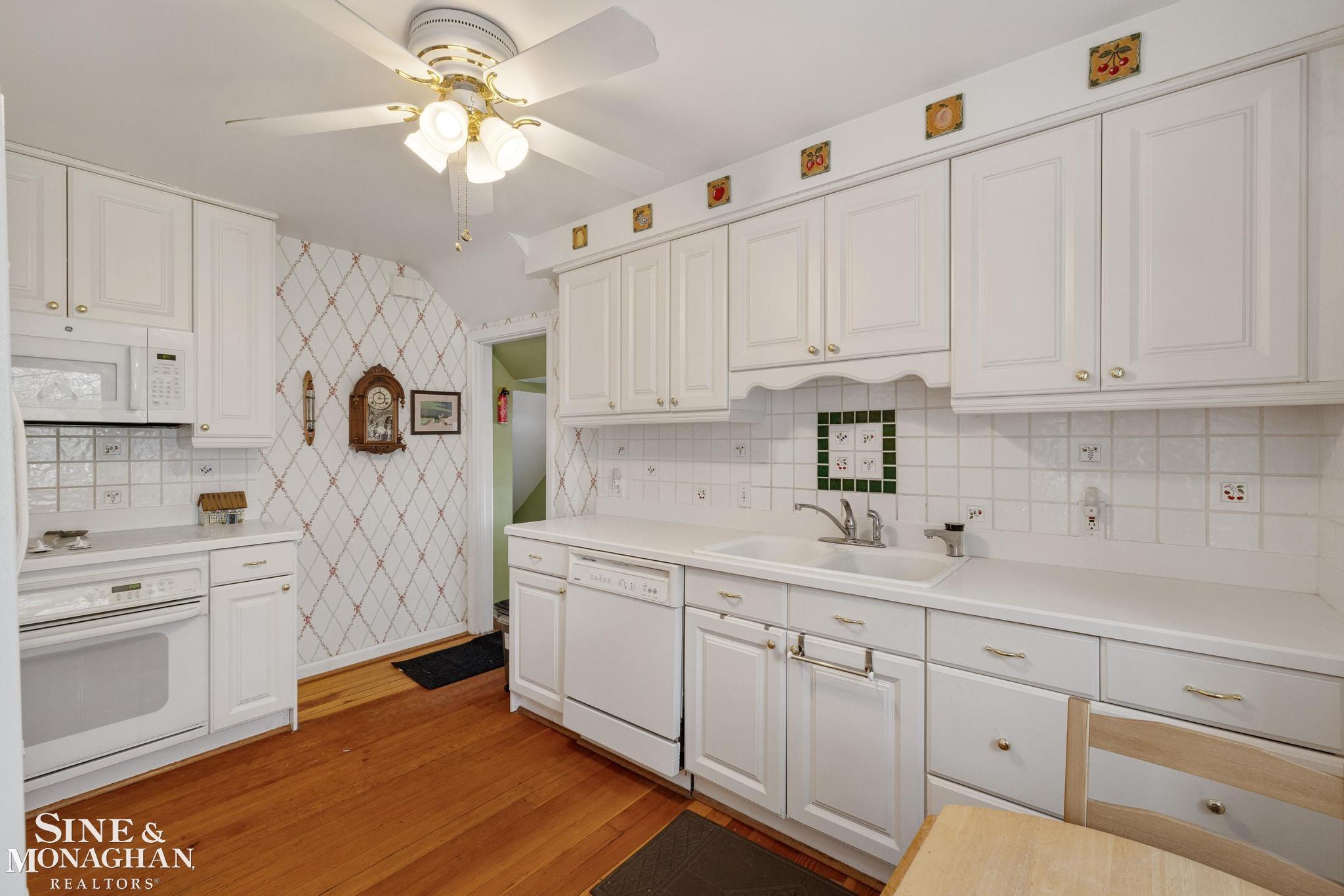 449 Allard Road, Grosse Pointe Farms, MI, 48236