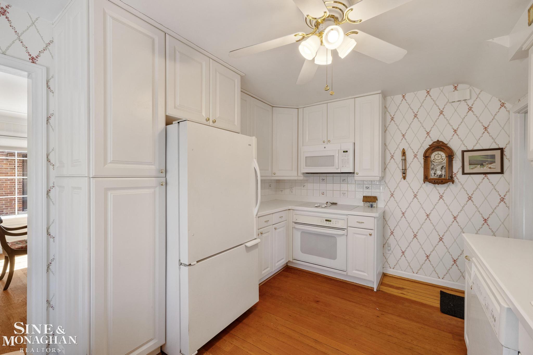 449 Allard Road, Grosse Pointe Farms, MI, 48236