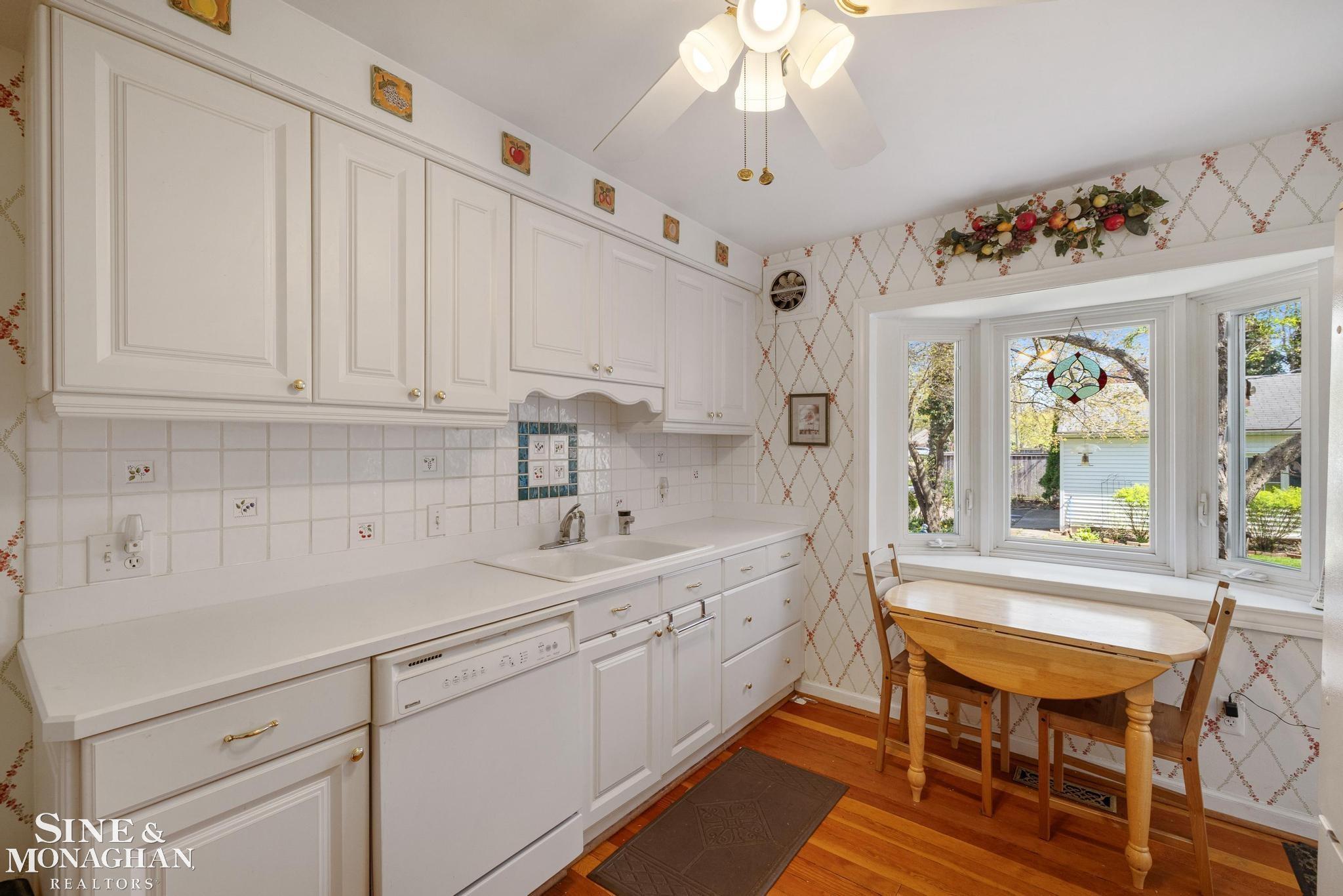 449 Allard Road, Grosse Pointe Farms, MI, 48236