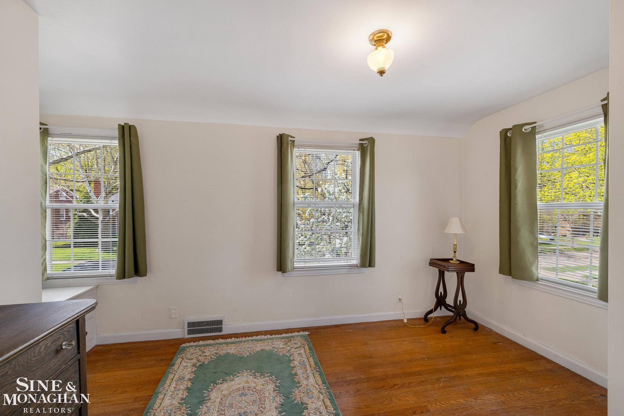 449 Allard Road, Grosse Pointe Farms, MI, 48236