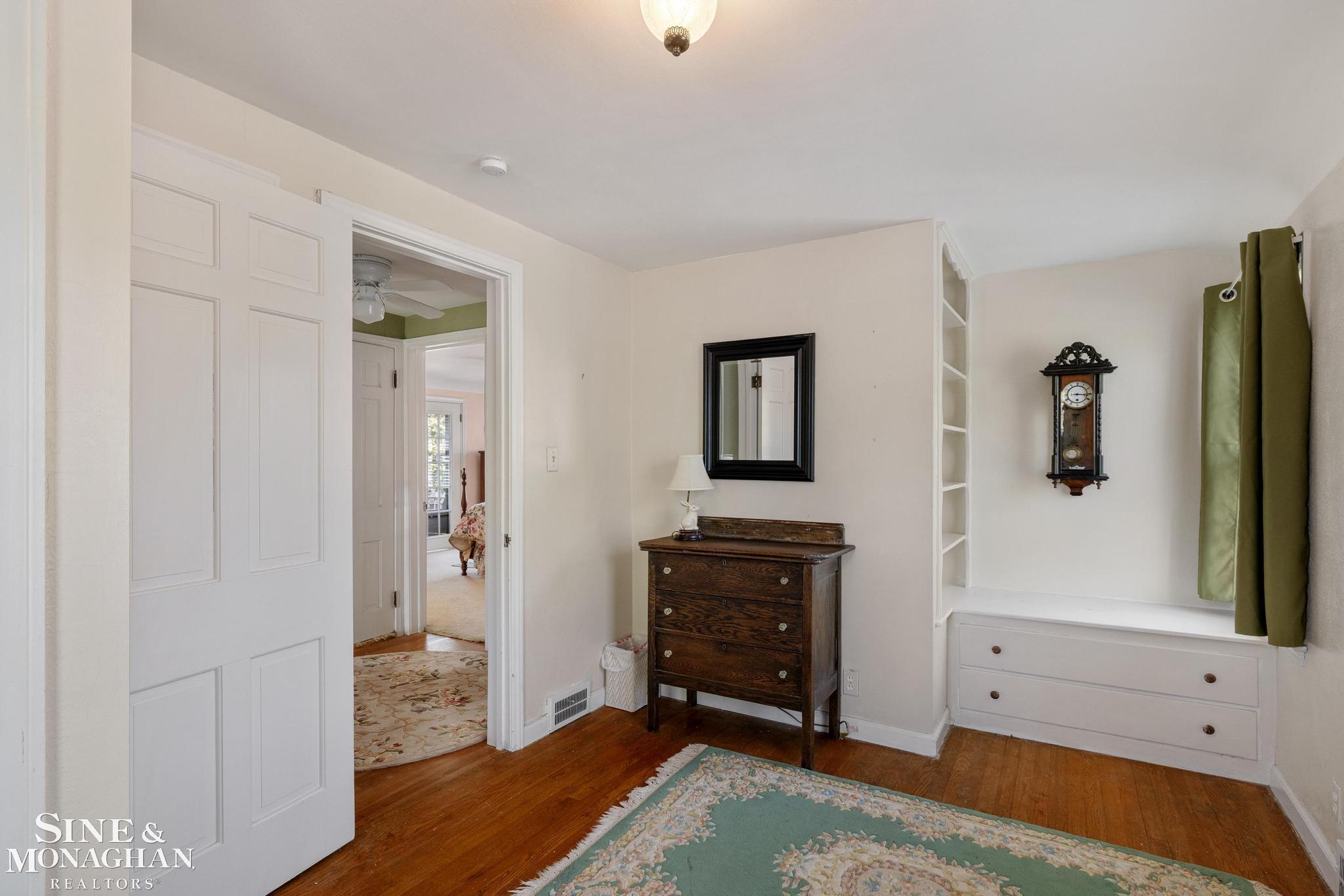 449 Allard Road, Grosse Pointe Farms, MI, 48236