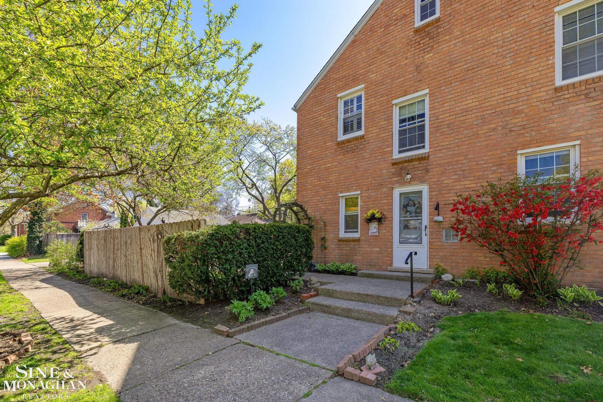 449 Allard Road, Grosse Pointe Farms, MI, 48236