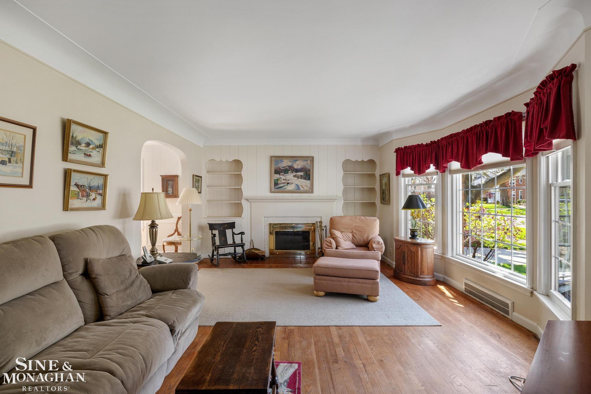 449 Allard Road, Grosse Pointe Farms, MI, 48236