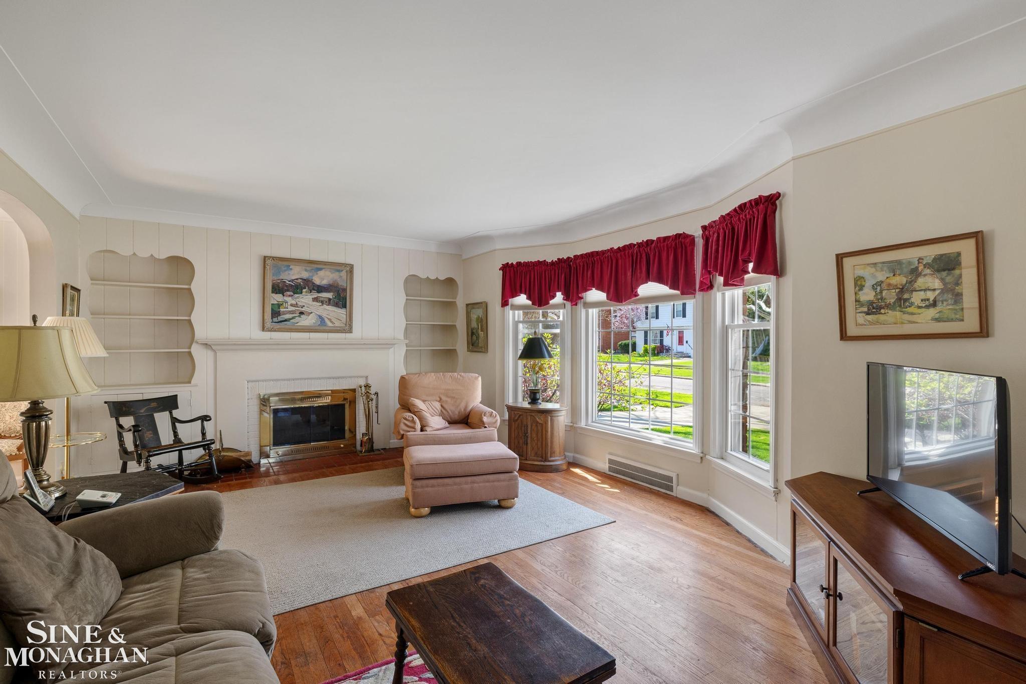 449 Allard Road, Grosse Pointe Farms, MI, 48236