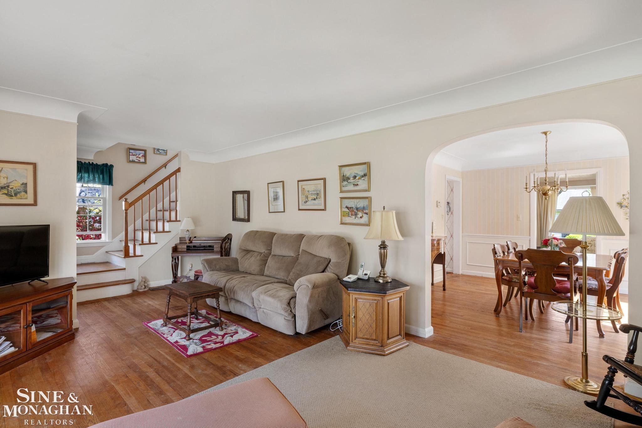 449 Allard Road, Grosse Pointe Farms, MI, 48236