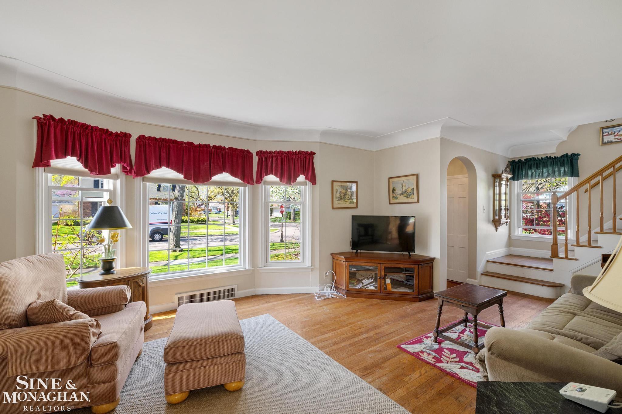 449 Allard Road, Grosse Pointe Farms, MI, 48236