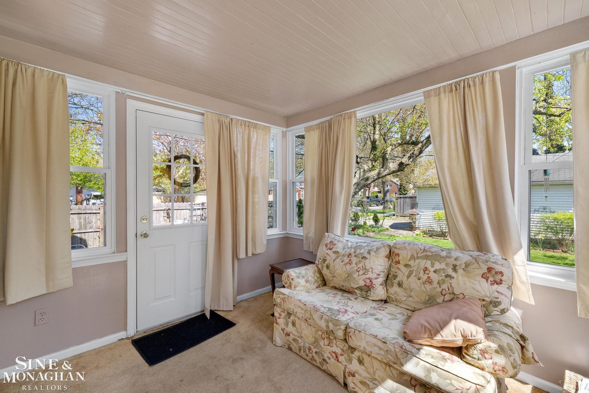 449 Allard Road, Grosse Pointe Farms, MI, 48236