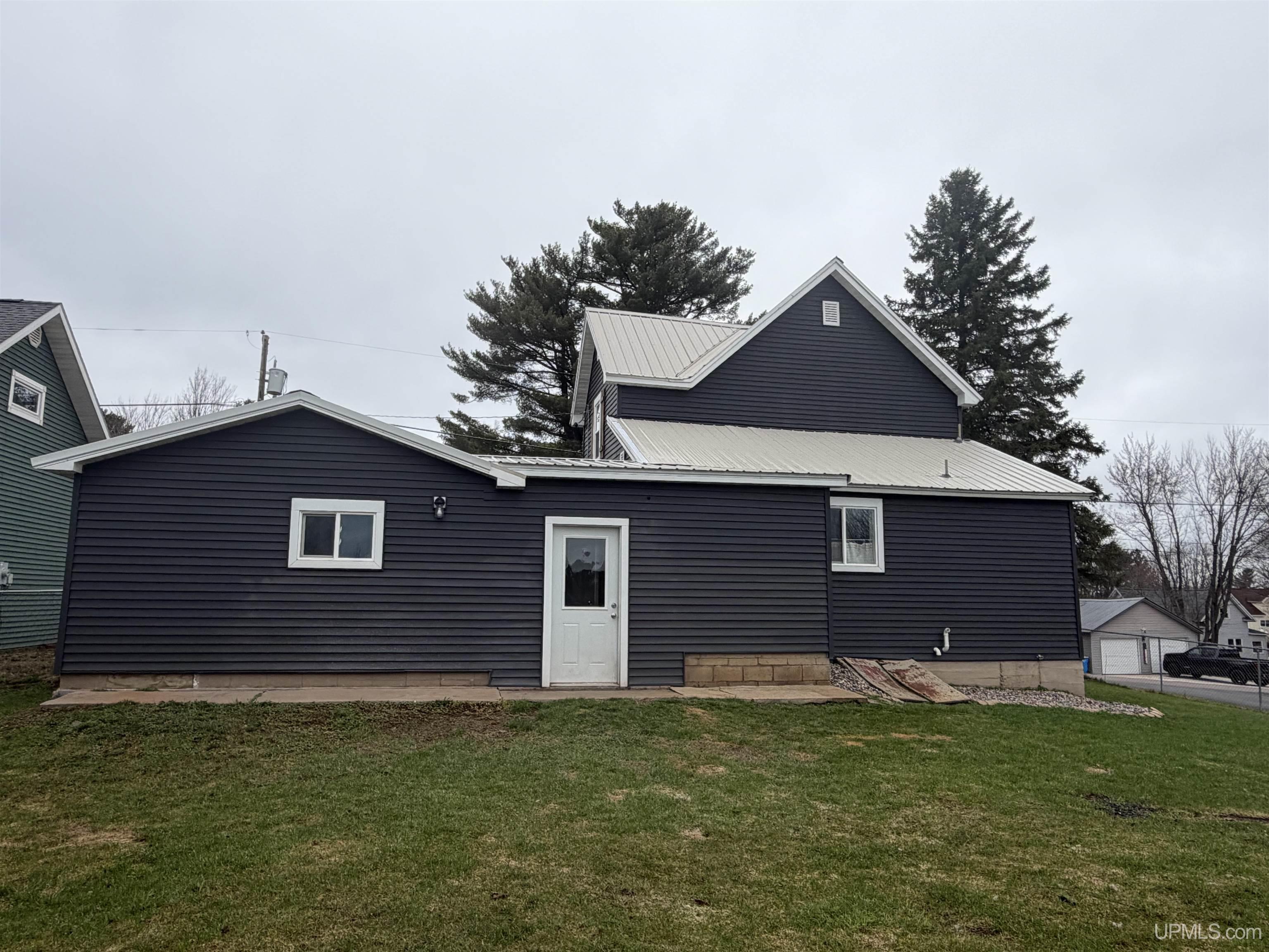 475 River Street, Ishpeming, MI, 49849