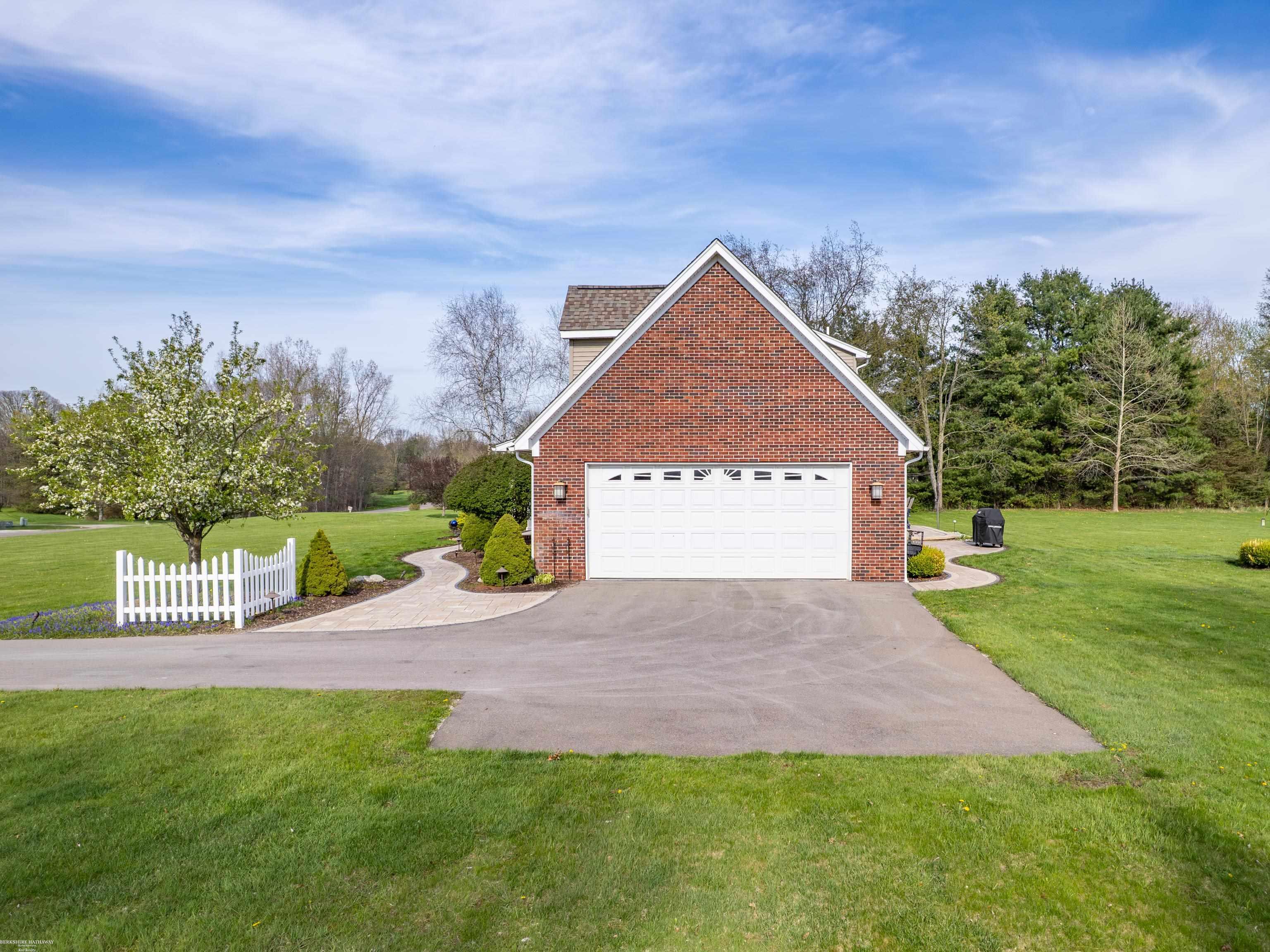 202 Donna Mae Drive, Leonard, MI, 48367