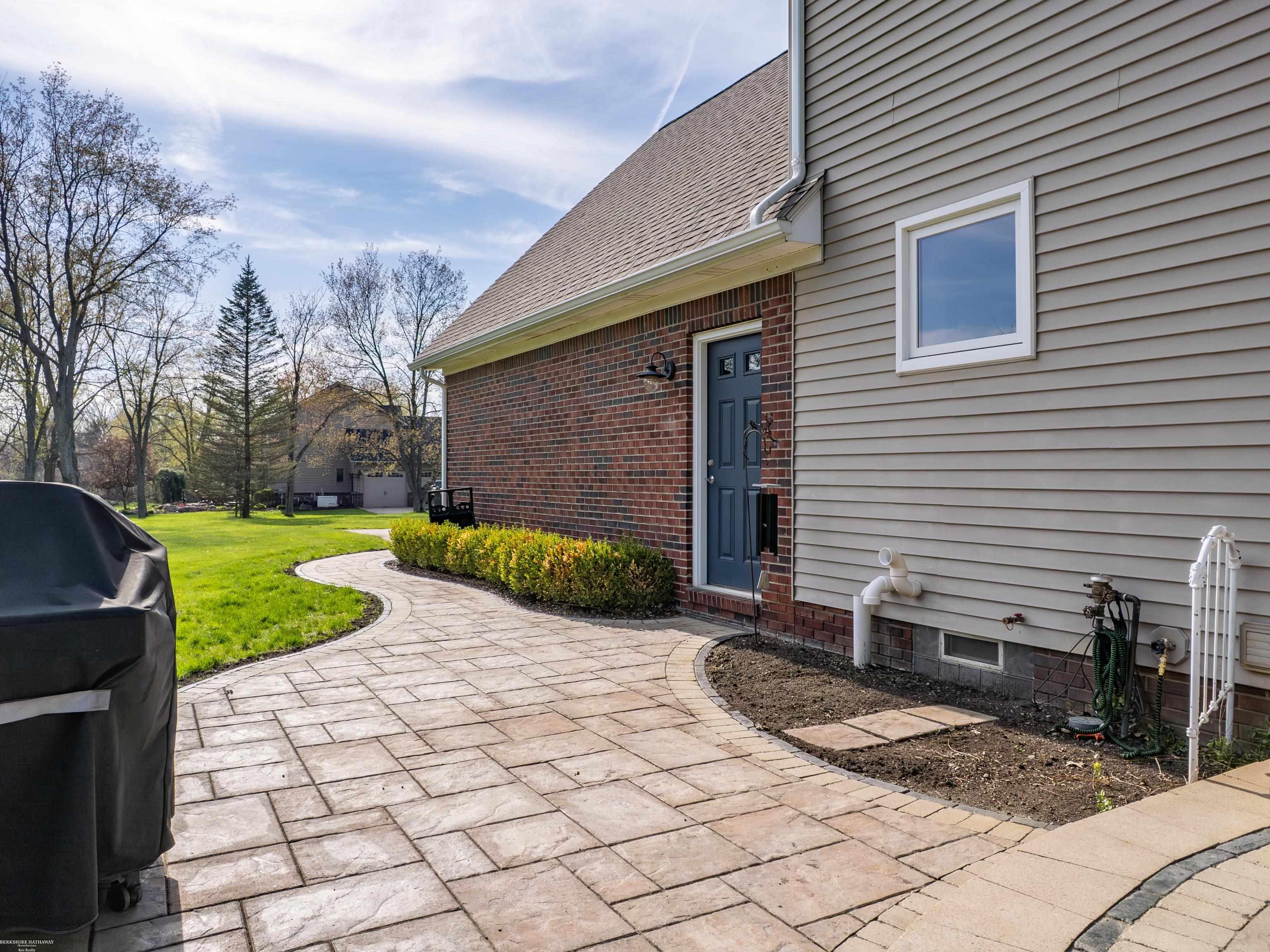 202 Donna Mae Drive, Leonard, MI, 48367