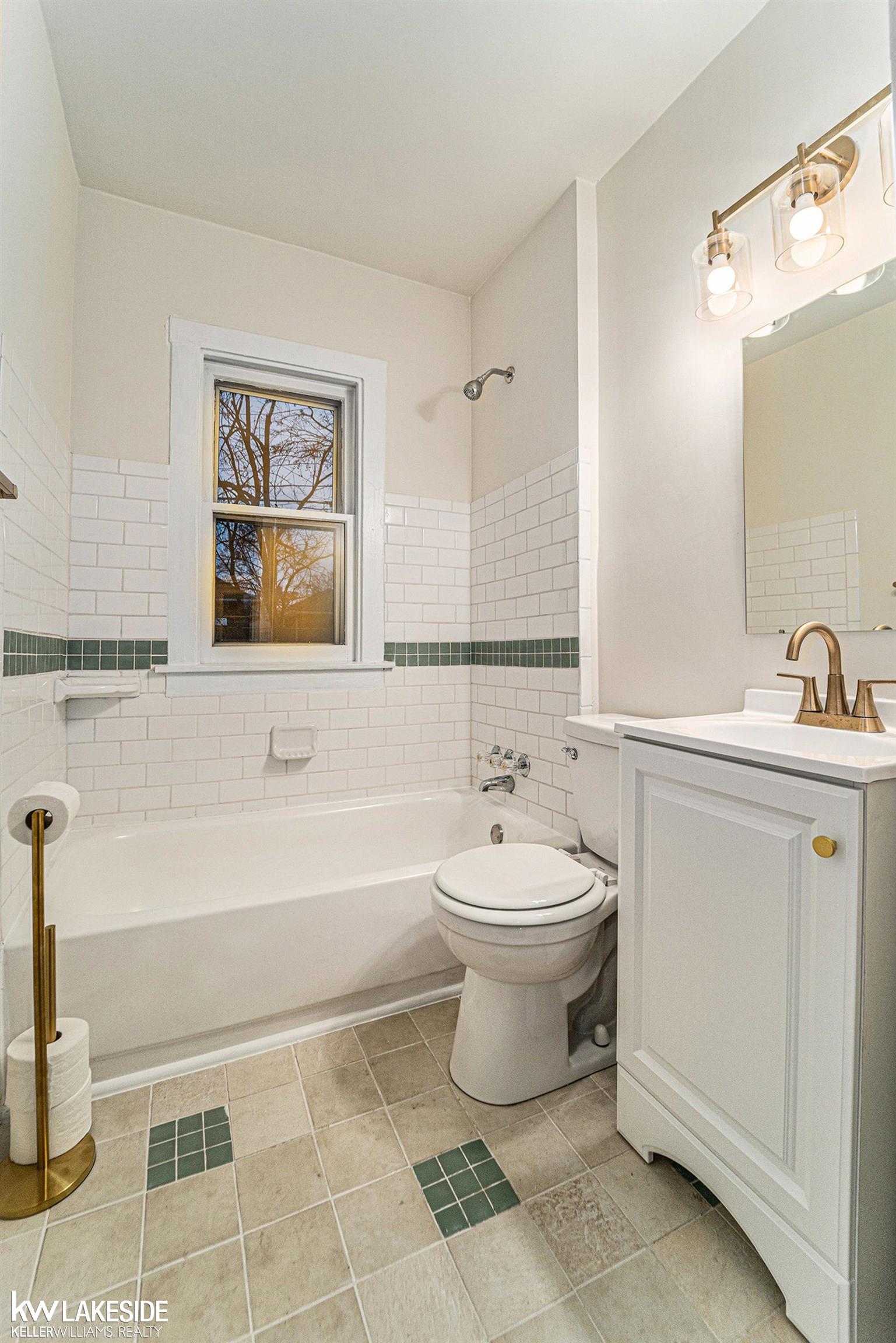 21604 Harper Lake Avenue, Saint Clair Shores, MI, 48080
