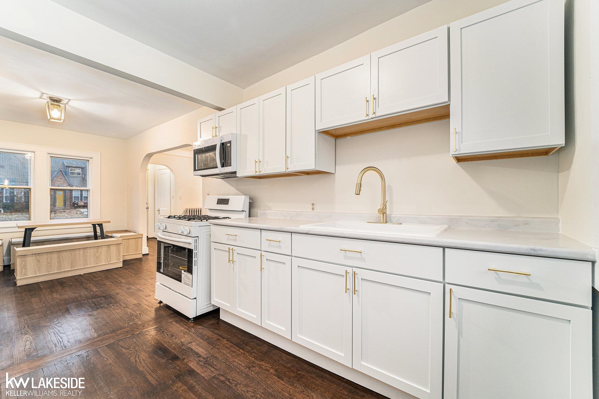 21604 Harper Lake Avenue, Saint Clair Shores, MI, 48080