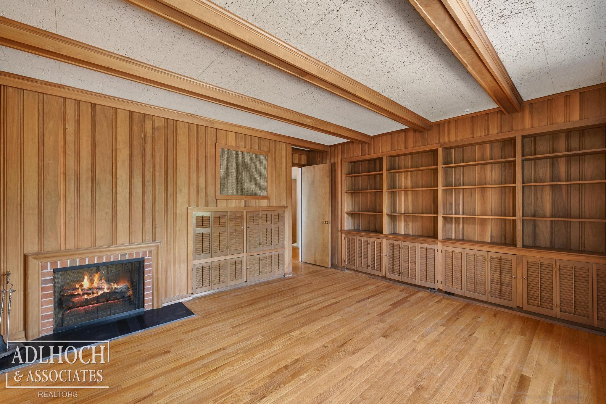 1170 N Renaud