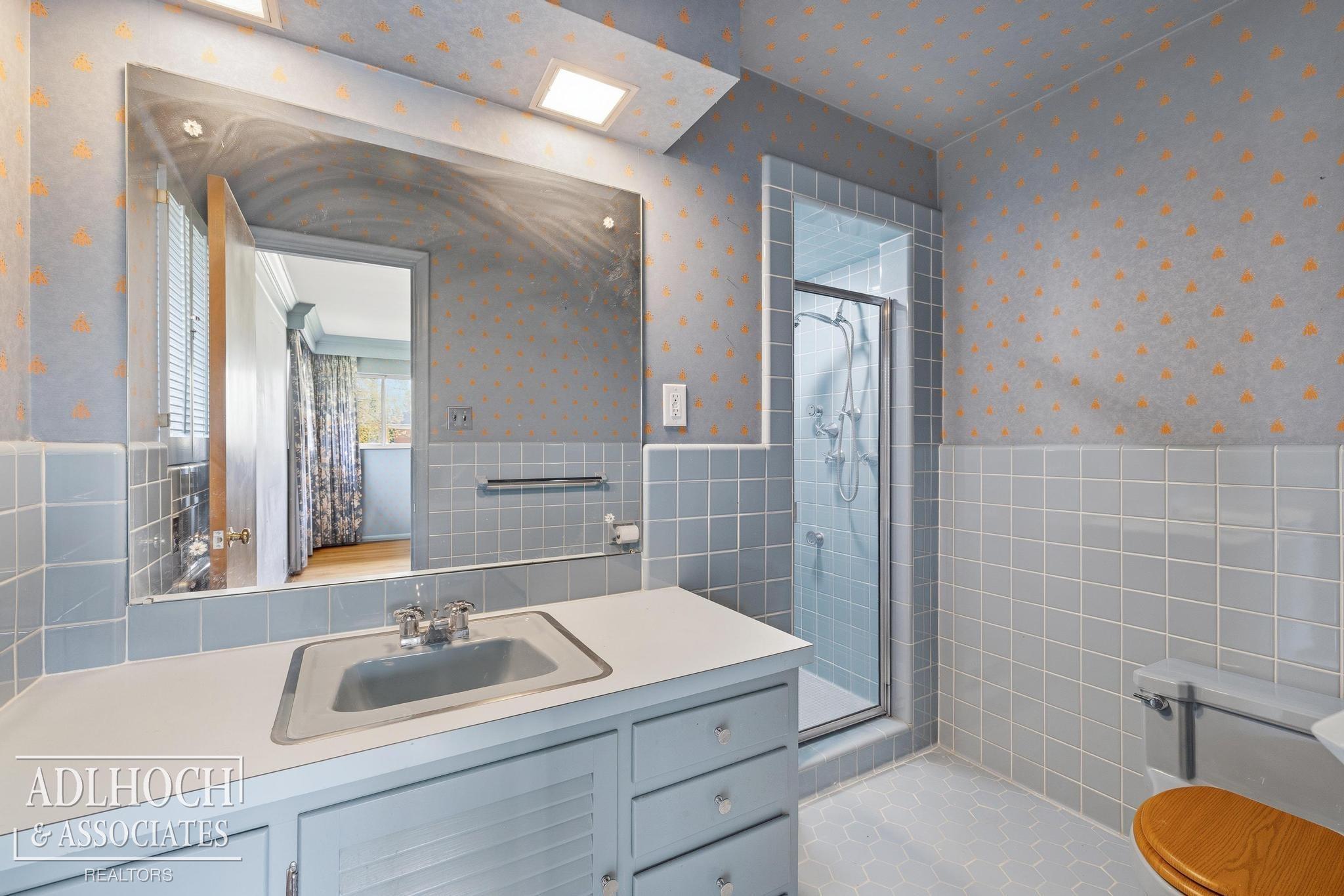 1170 N Renaud