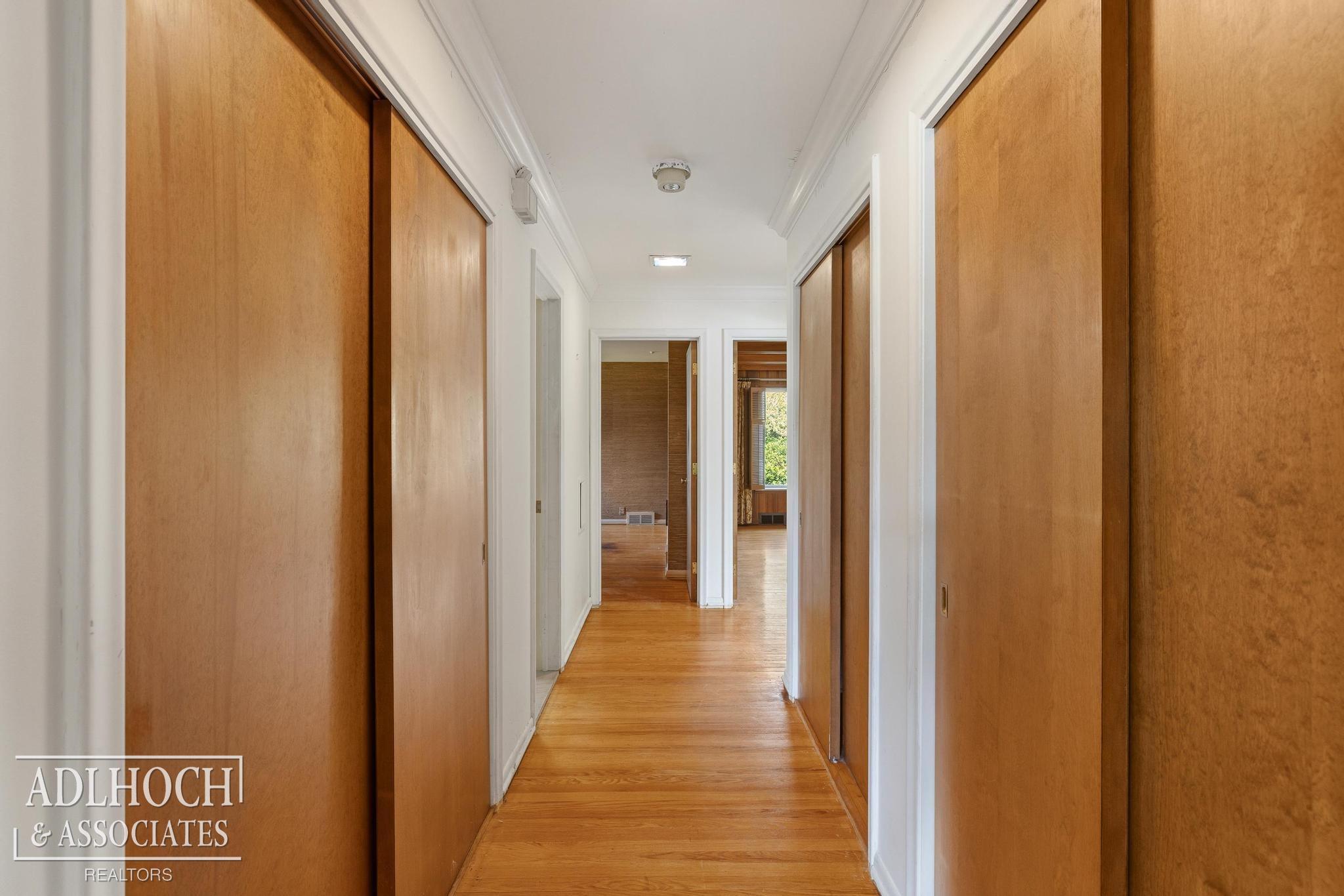 1170 N Renaud