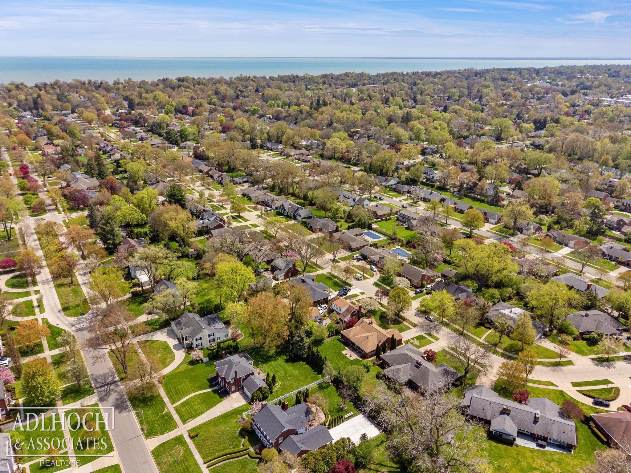 1170 N Renaud