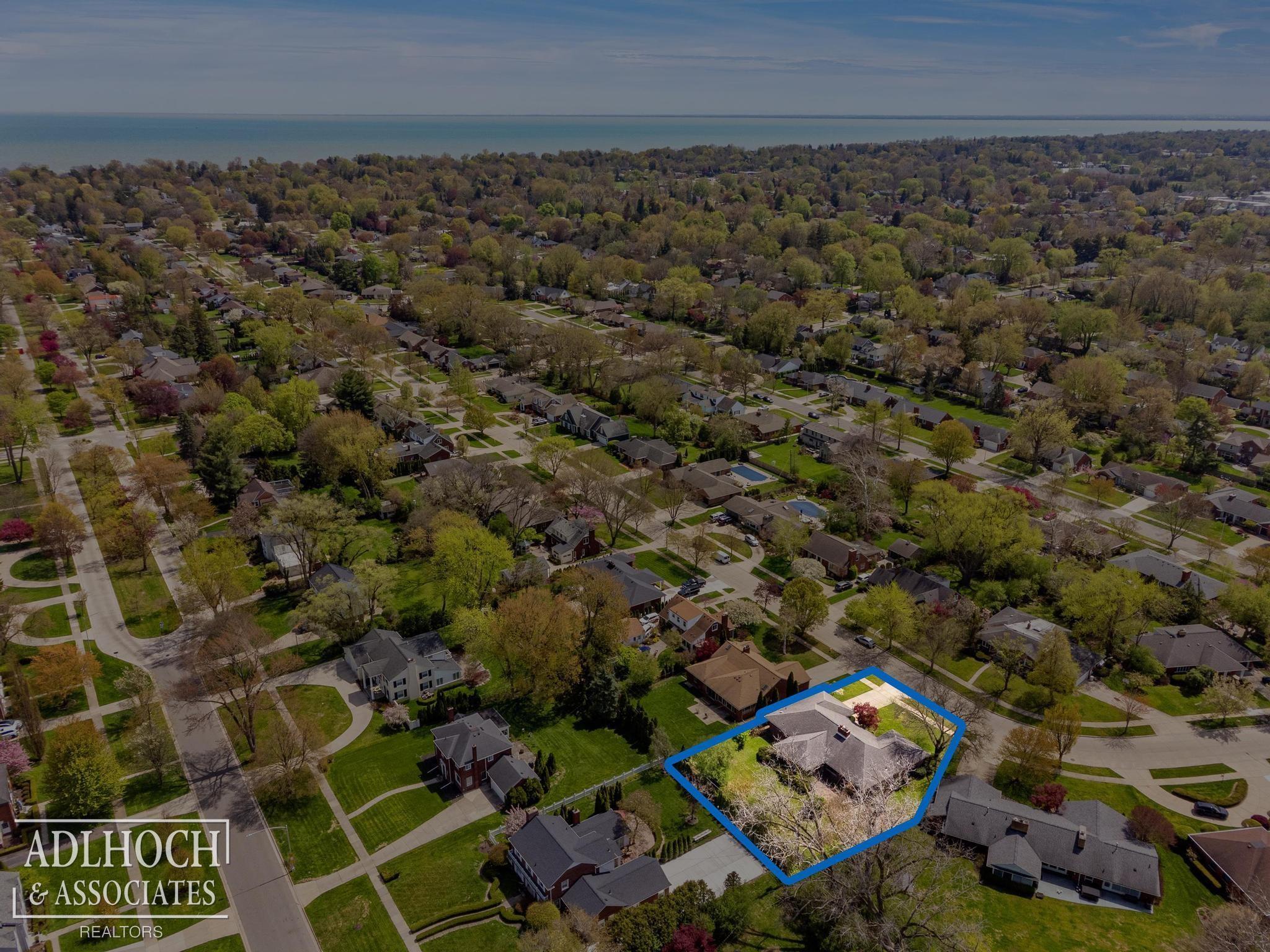 1170 N Renaud