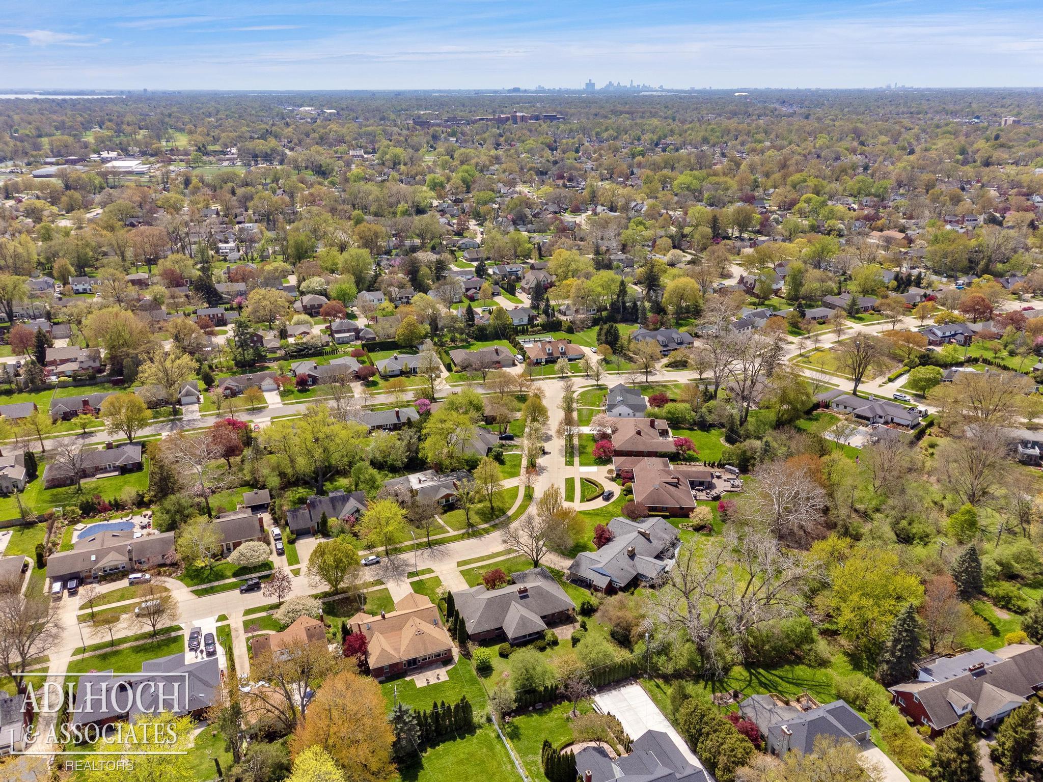 1170 N Renaud