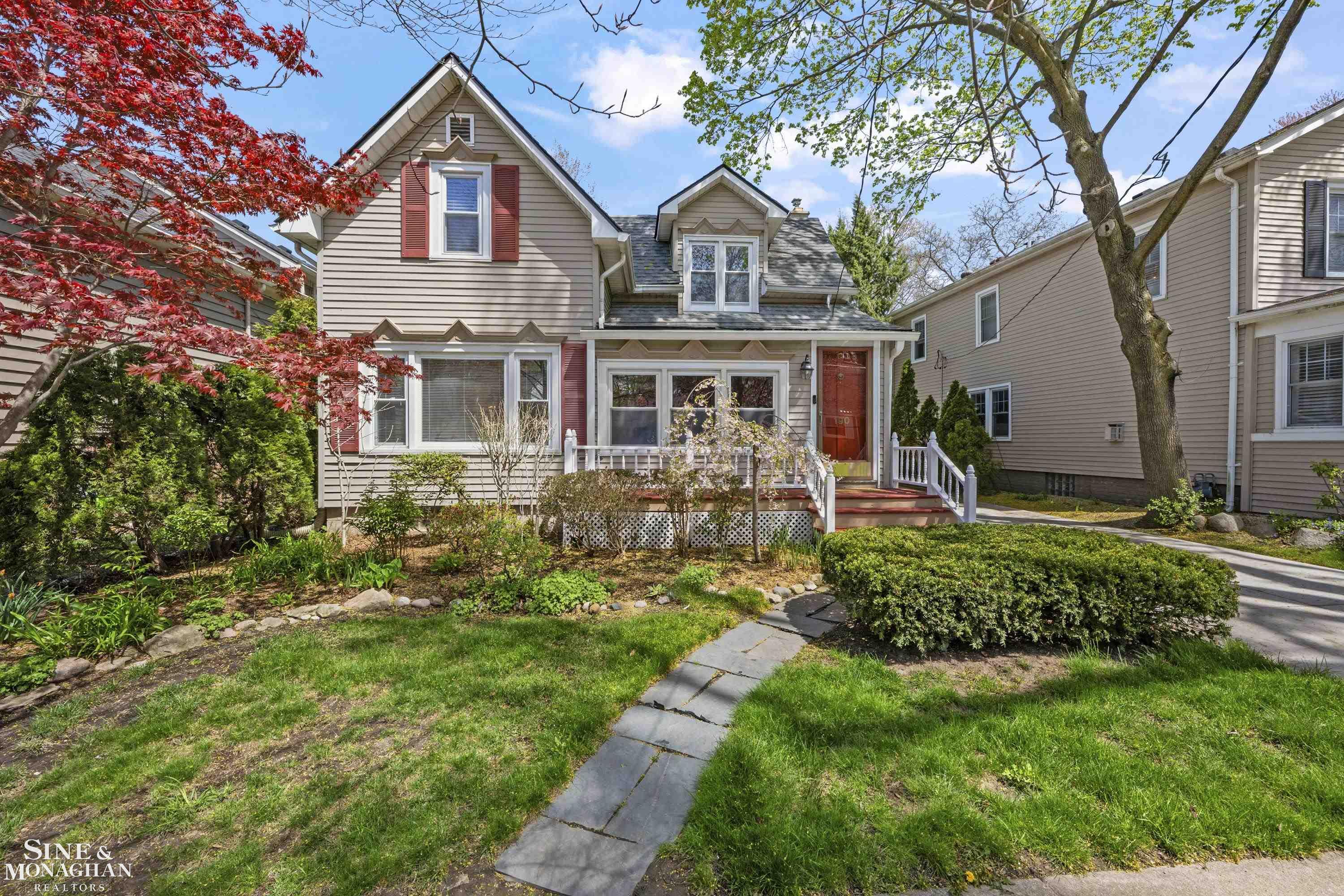 190 Lakeview Avenue, Grosse Pointe Farms, MI, 48236