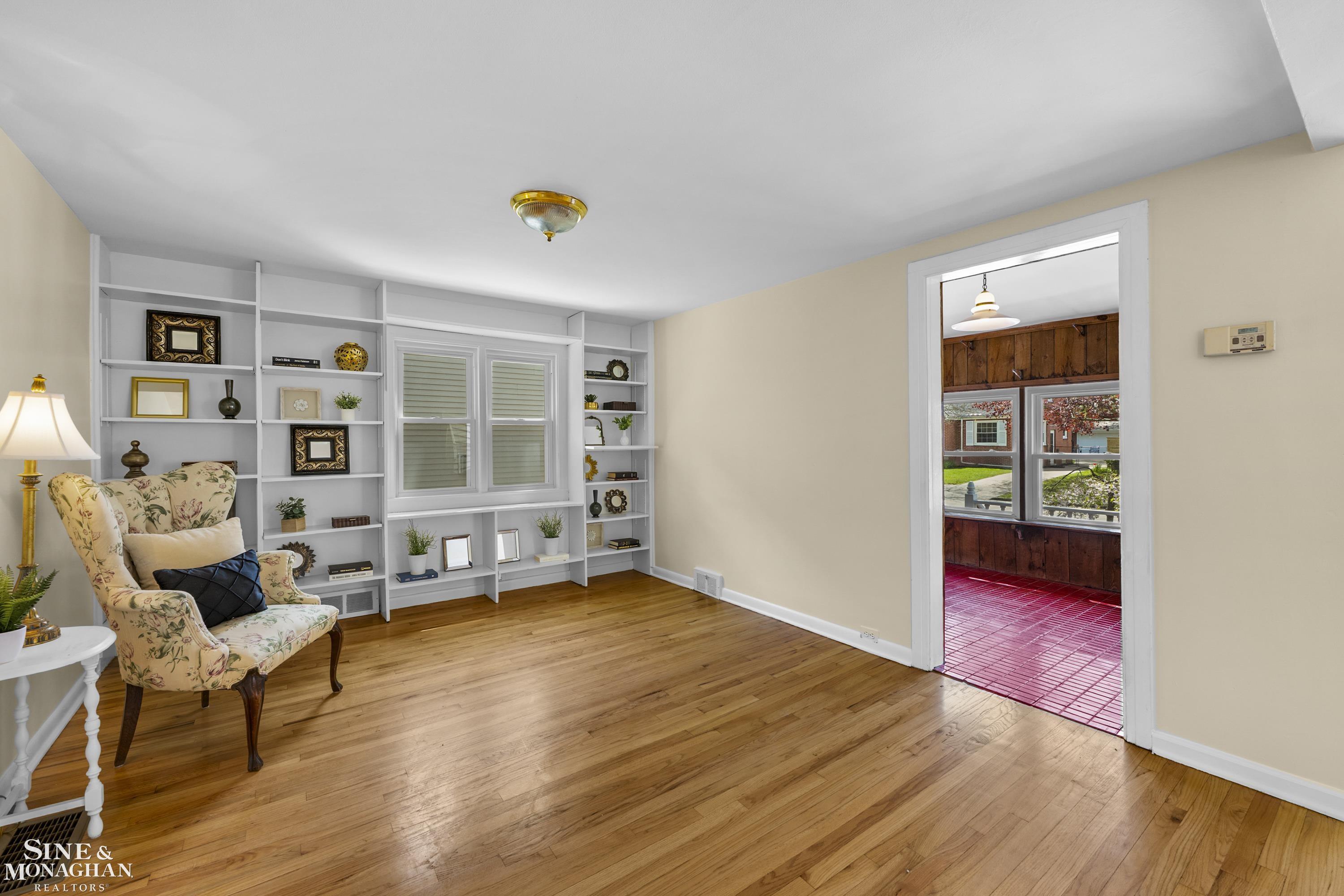 190 Lakeview Avenue, Grosse Pointe Farms, MI, 48236