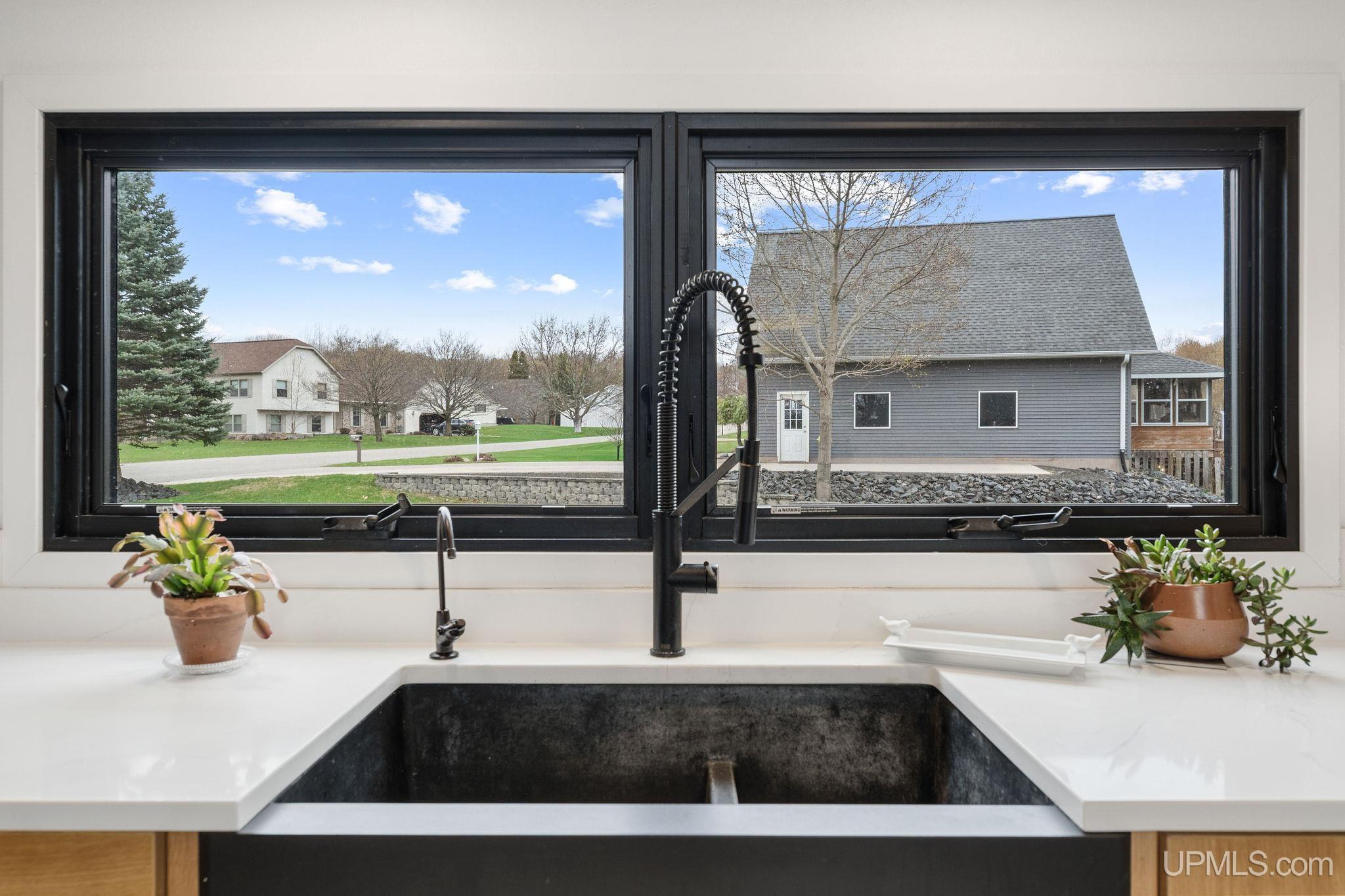 1035 E E Street, Iron Mountain, MI, 49801