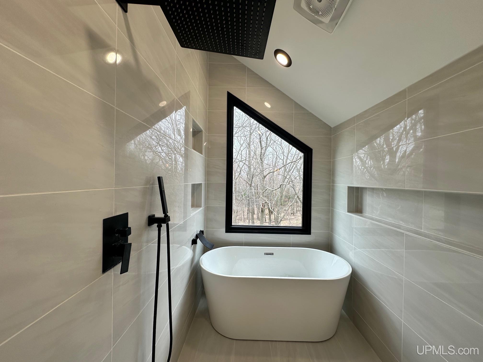 1035 E E Street, Iron Mountain, MI, 49801