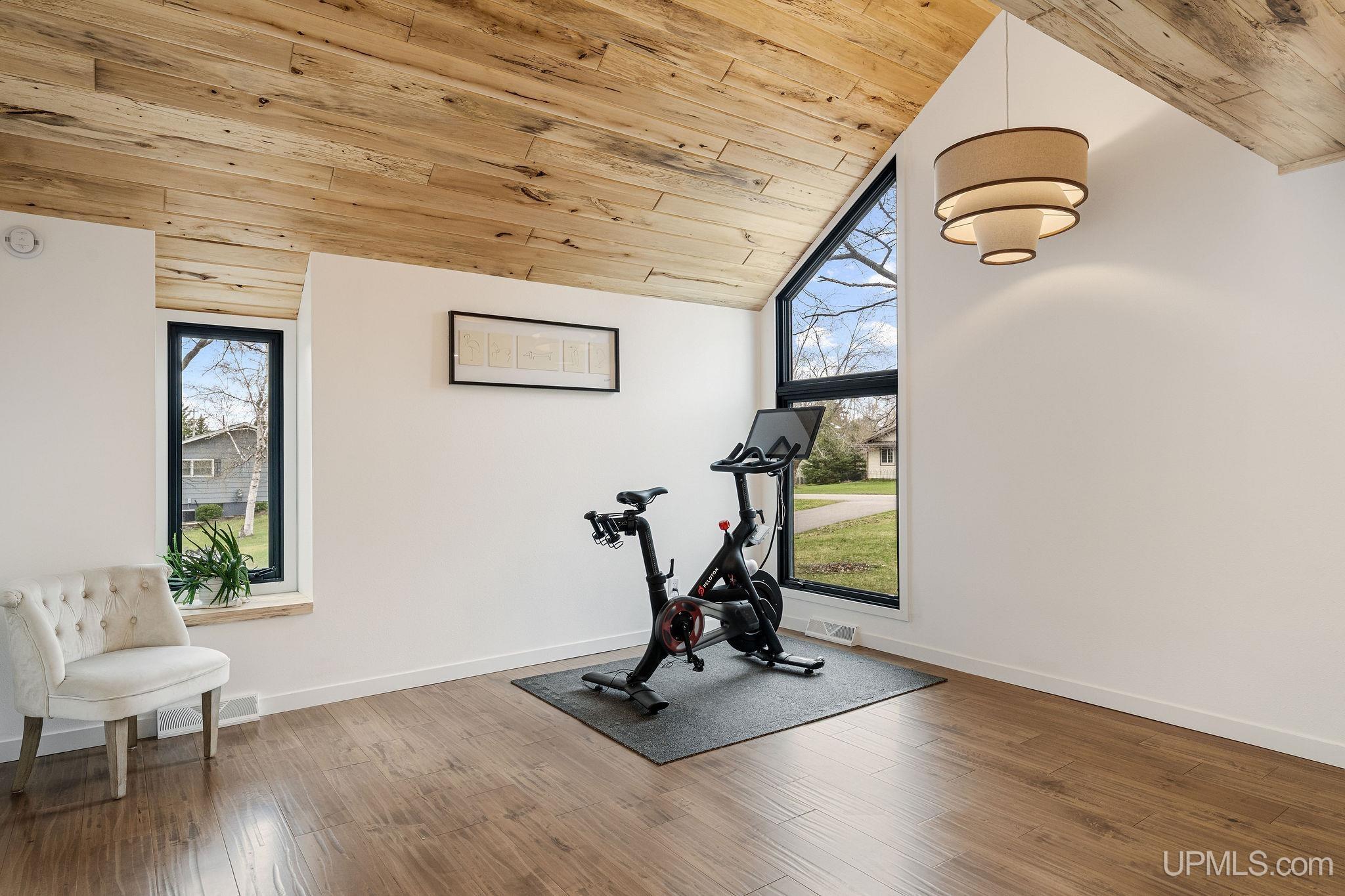 1035 E E Street, Iron Mountain, MI, 49801