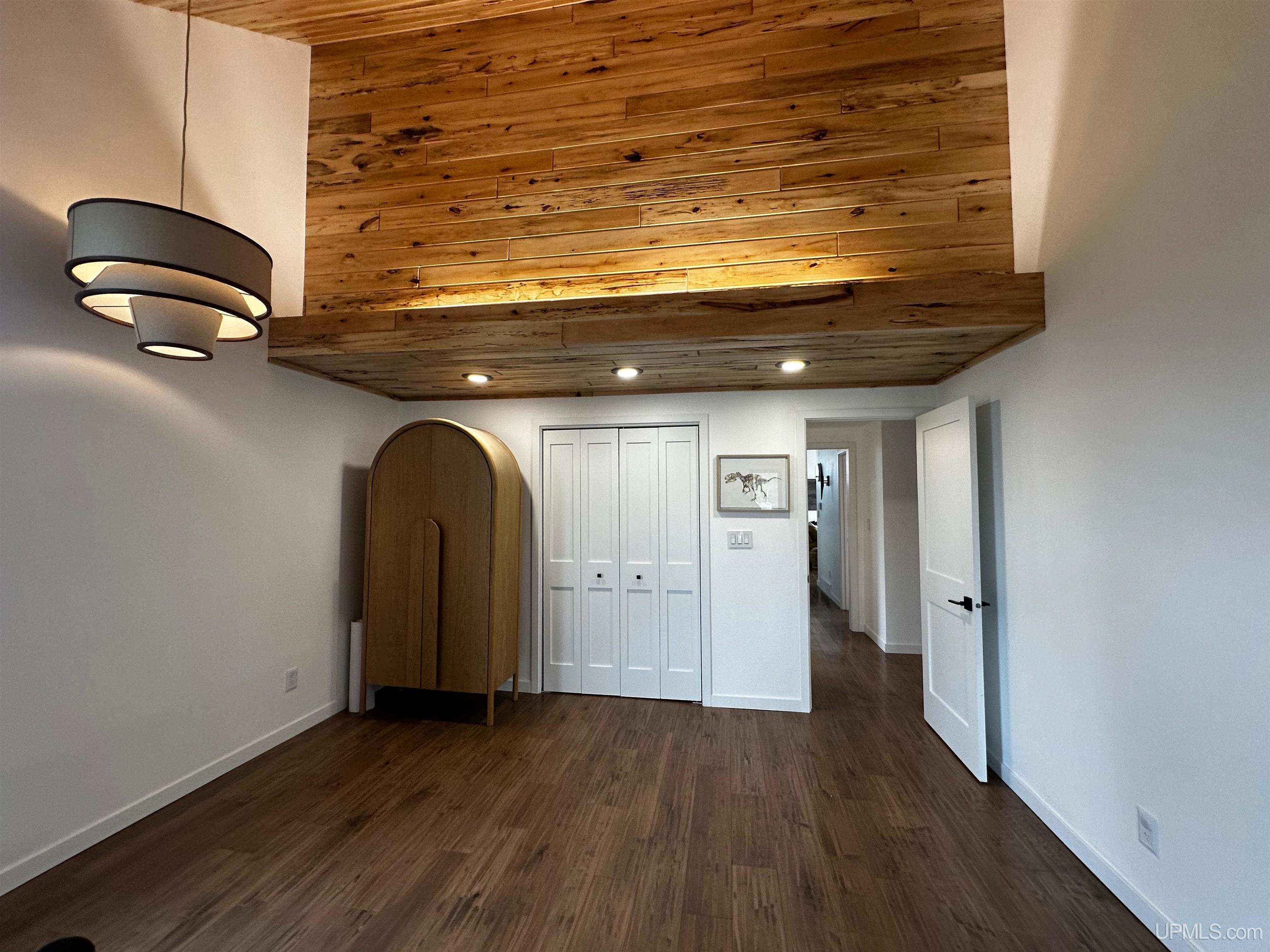 1035 E E Street, Iron Mountain, MI, 49801