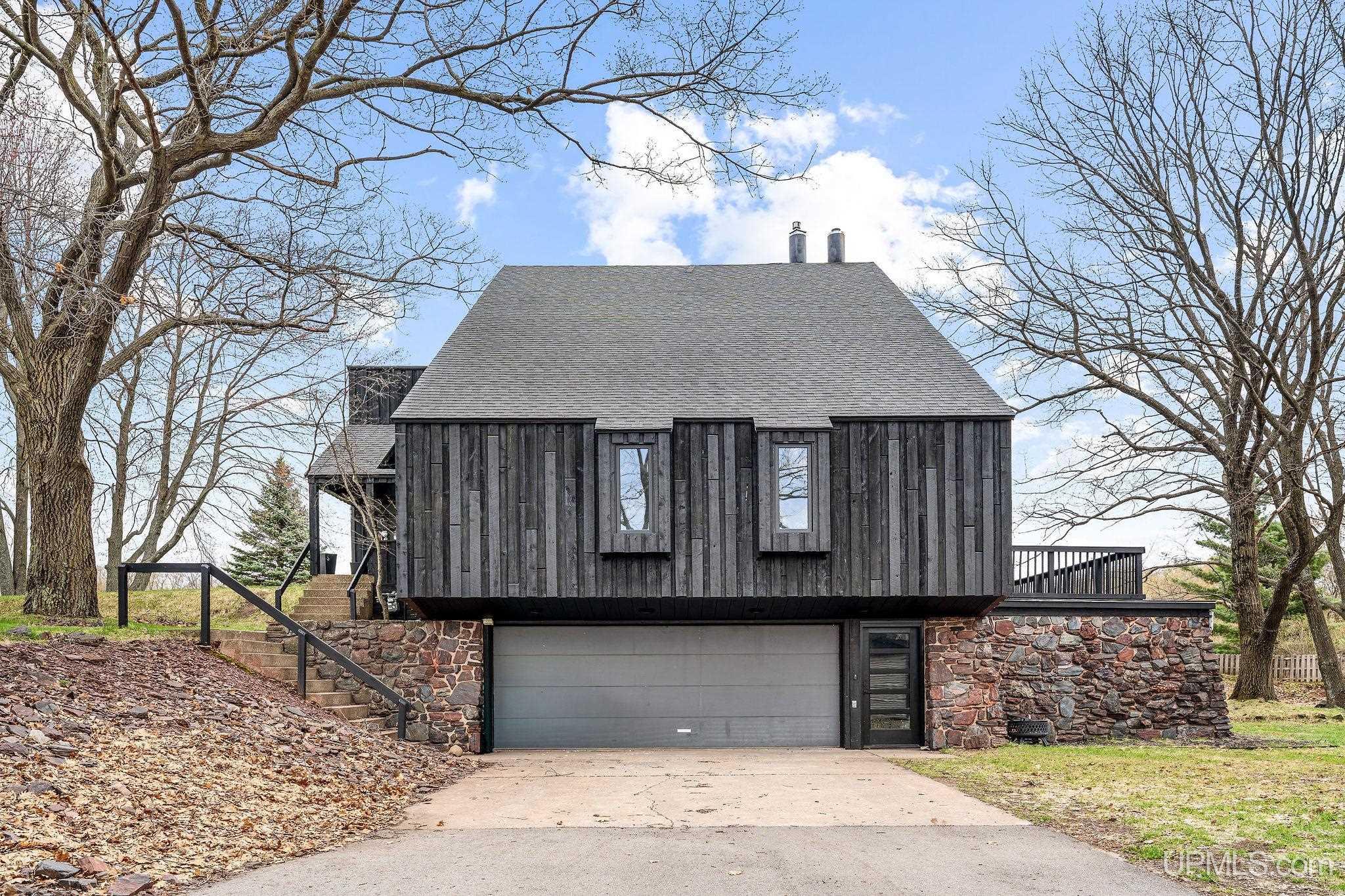 1035 E E Street, Iron Mountain, MI, 49801