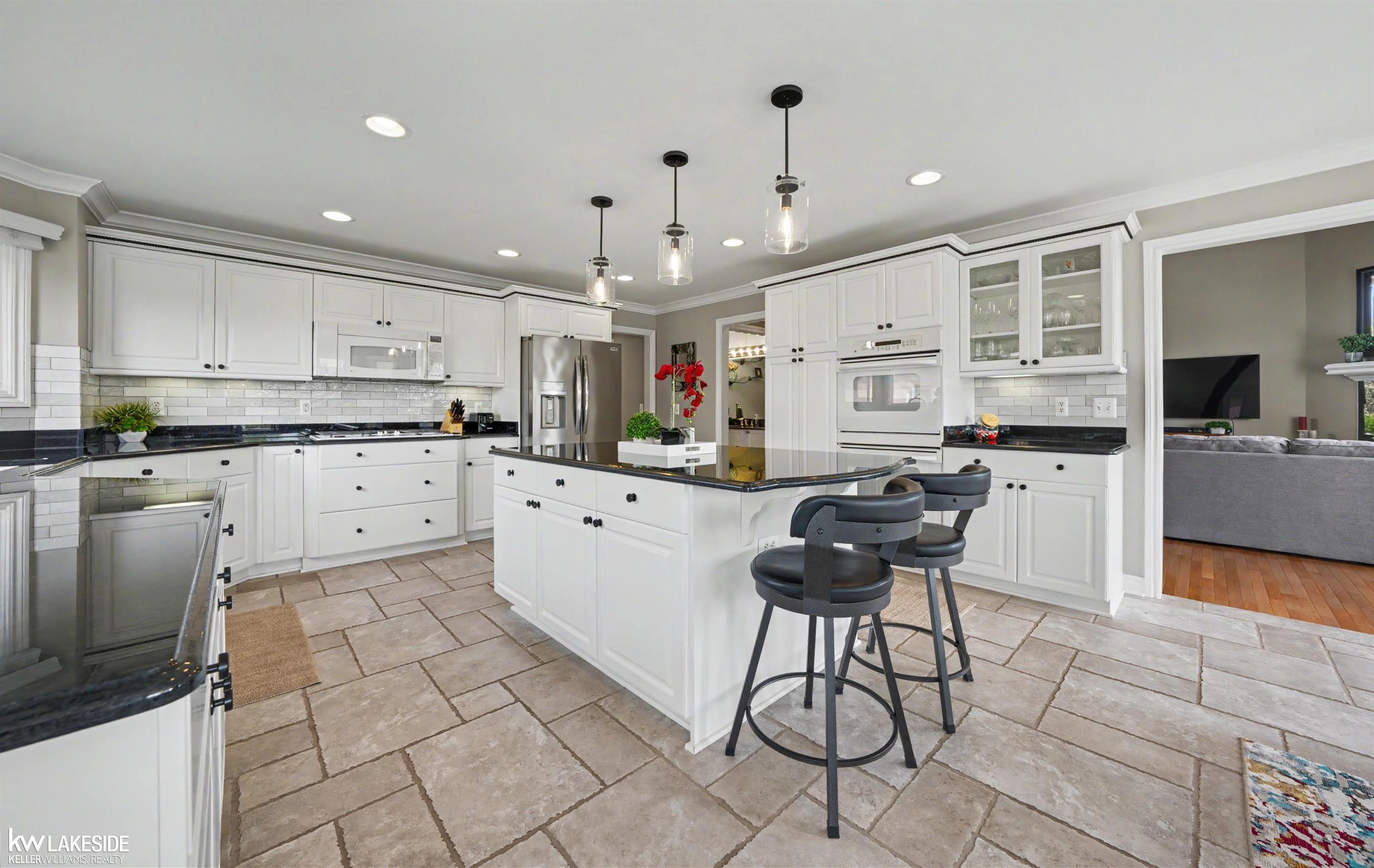 47843 Milonas Drive, Shelby Twp, MI, 48315