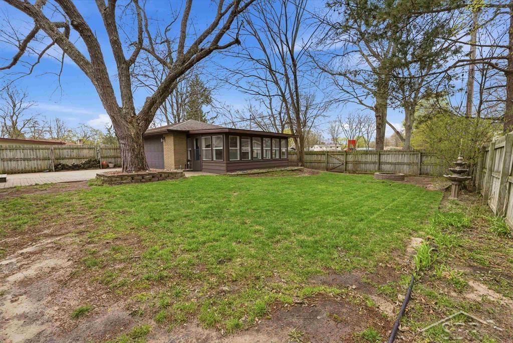 2811 Dina Street, Midland, MI, 48642