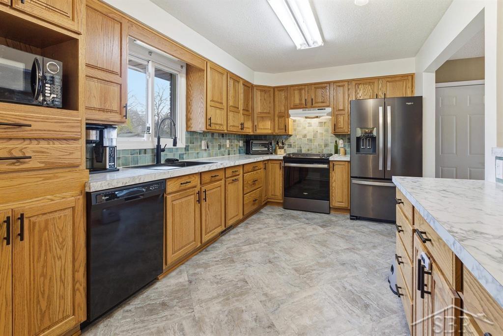 2811 Dina Street, Midland, MI, 48642
