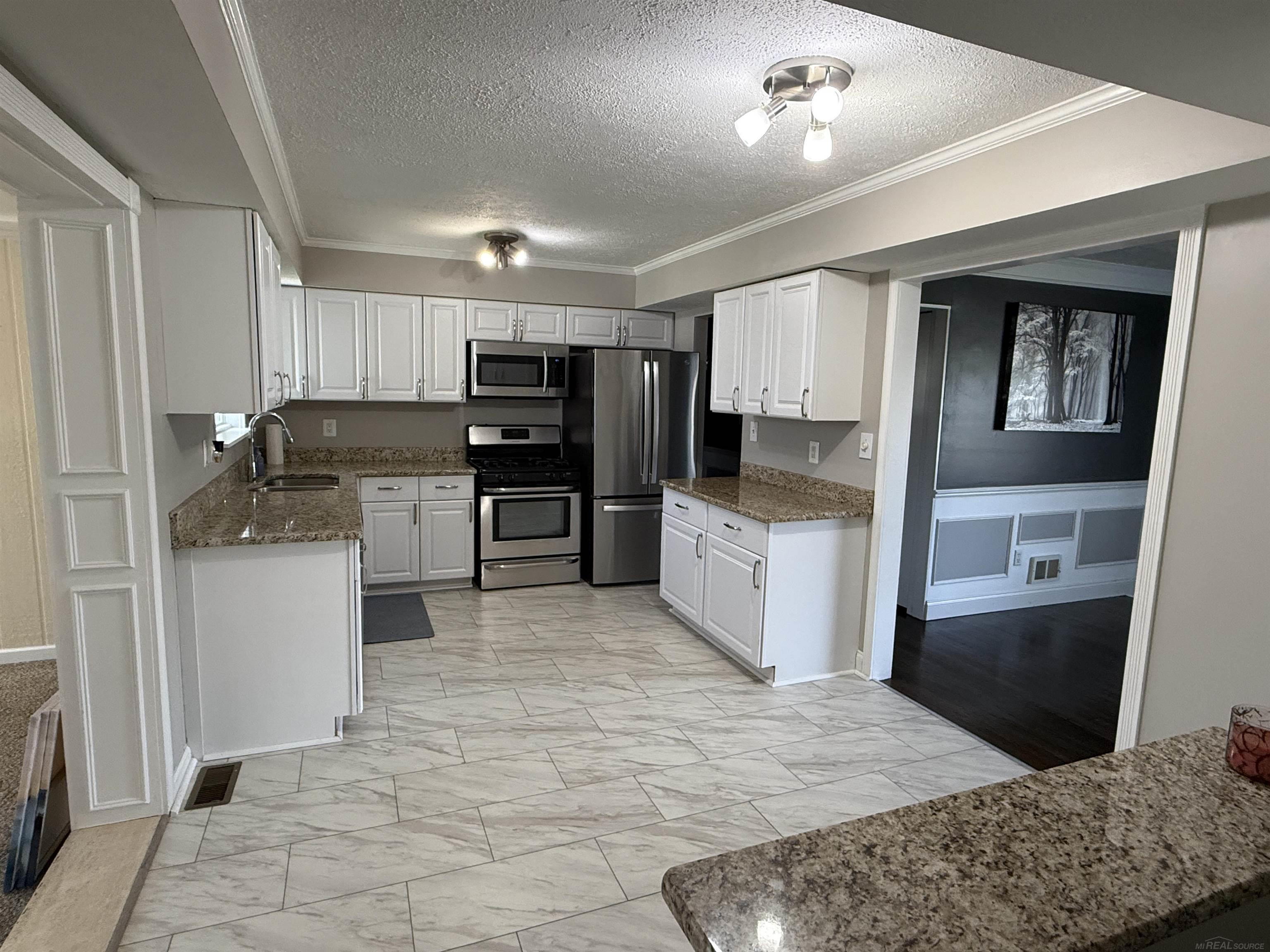 11641 Brougham Drive, Sterling Heights, MI, 48312