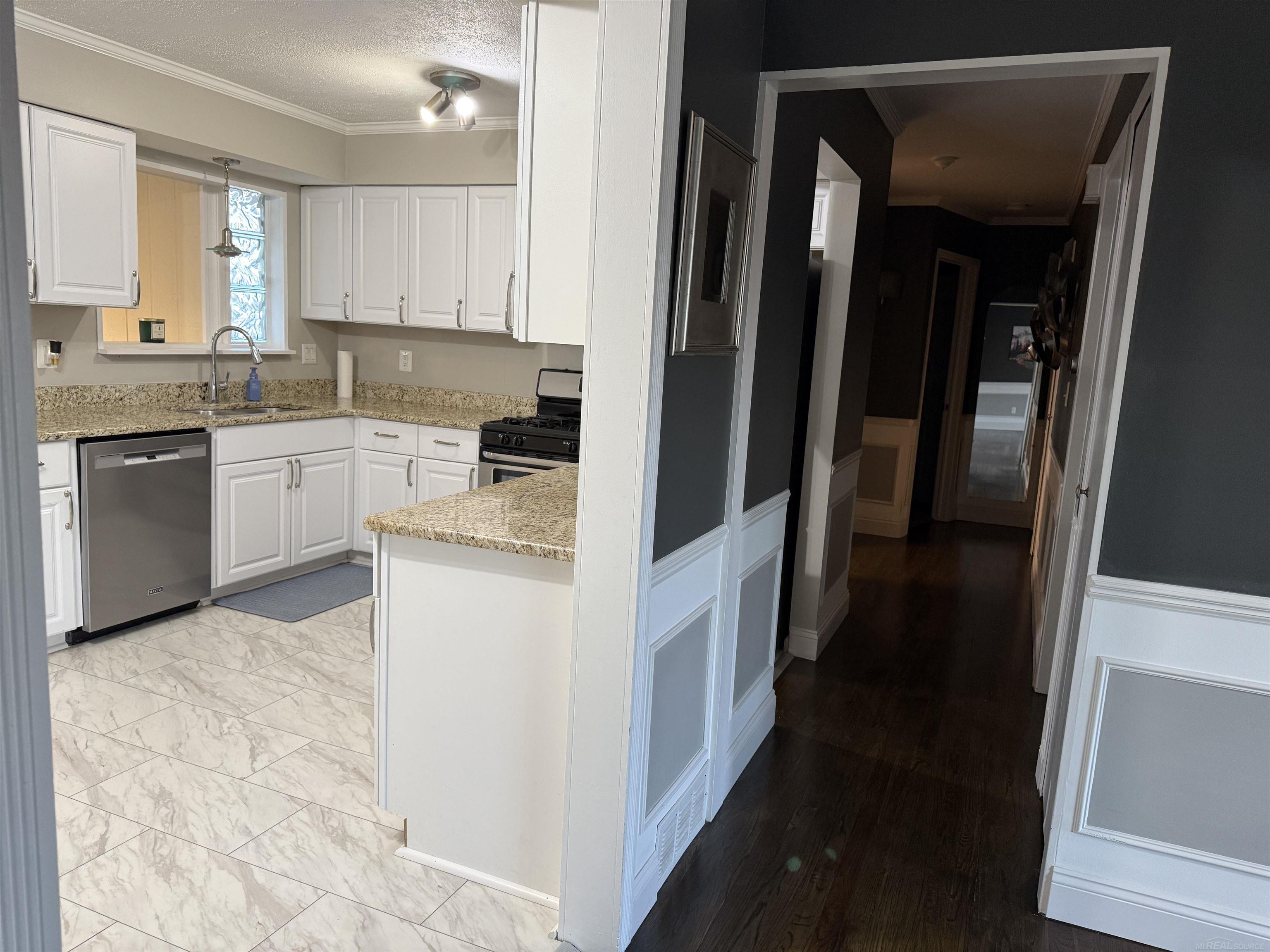 11641 Brougham Drive, Sterling Heights, MI, 48312