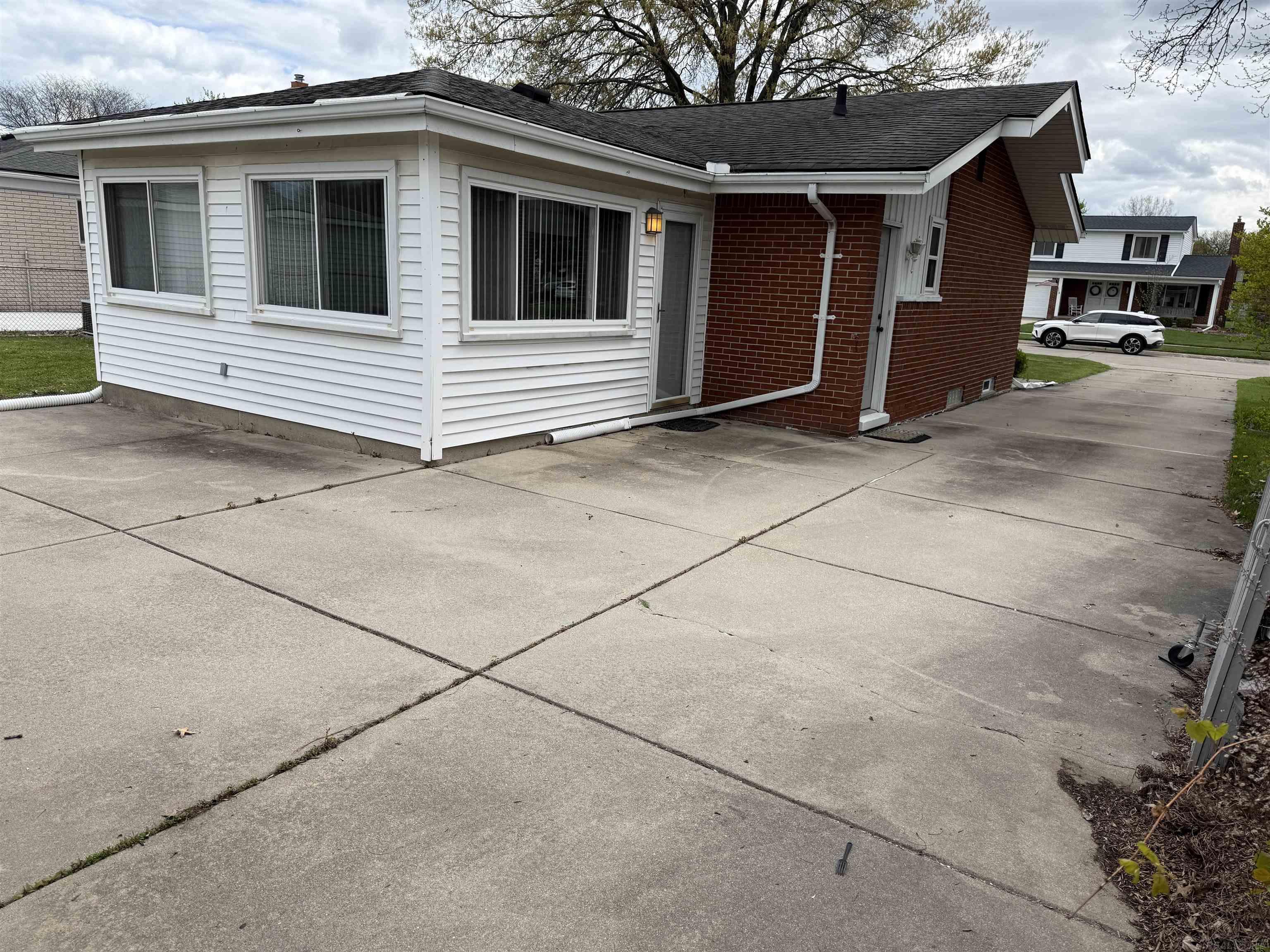 11641 Brougham Drive, Sterling Heights, MI, 48312
