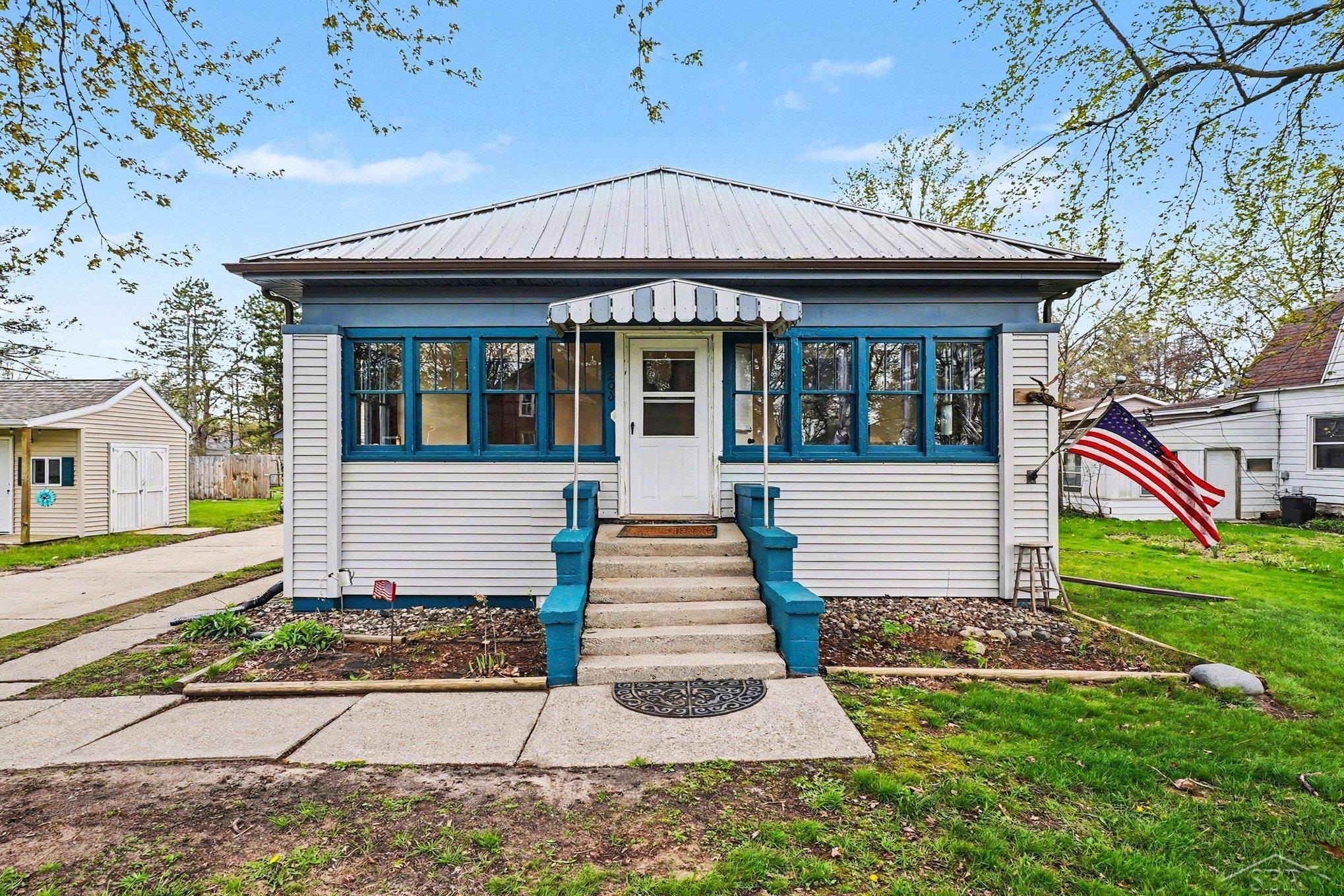 206 S Maple Street, Hemlock, MI, 48626