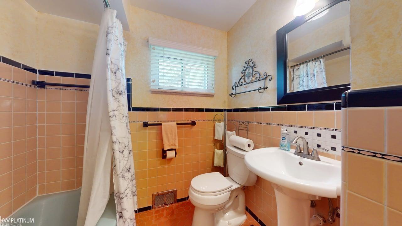1331 Fieldway Drive, Bloomfield Hills, MI, 48302