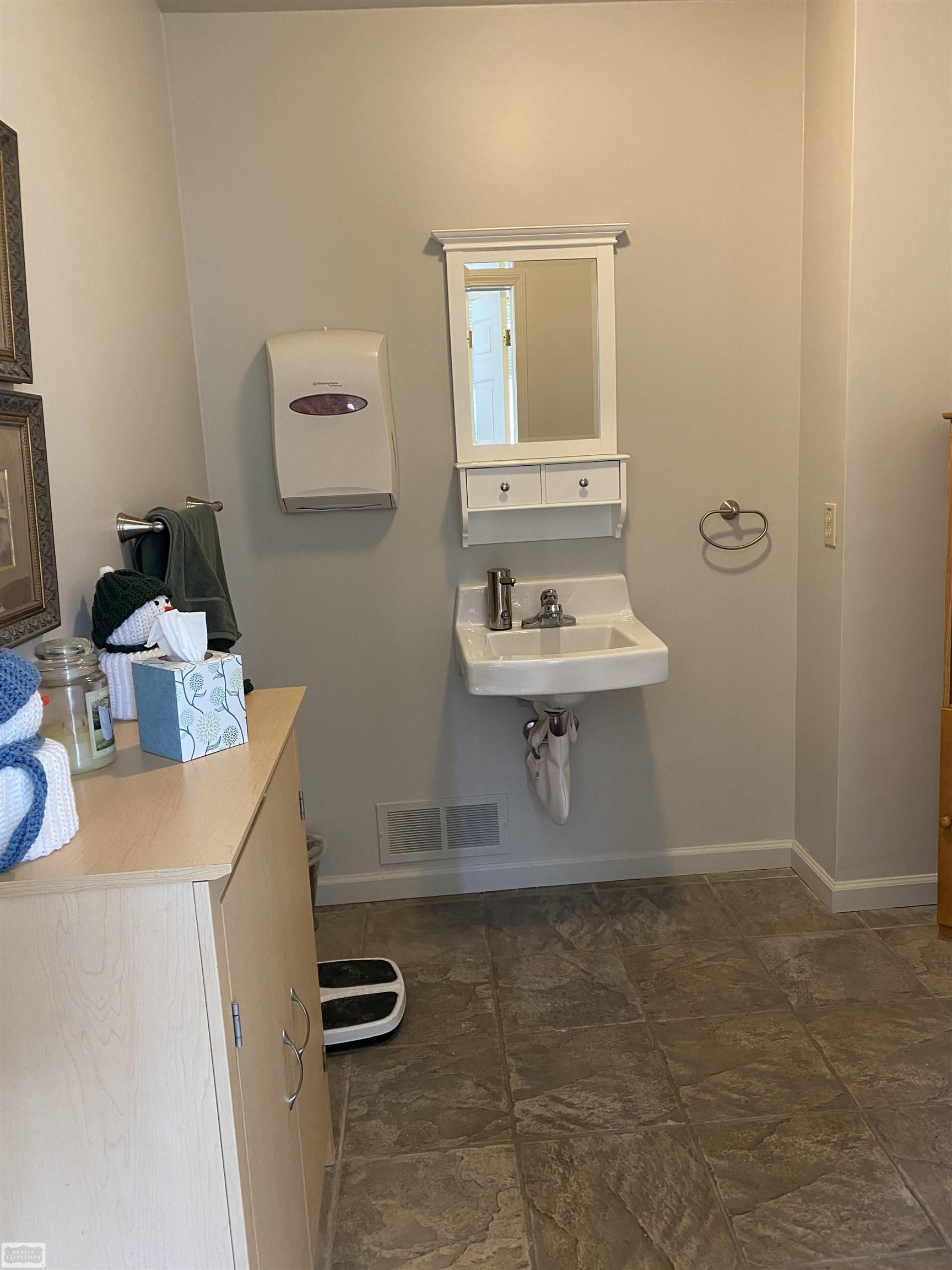 143 W Saint Clair Street, Romeo, MI, 48065