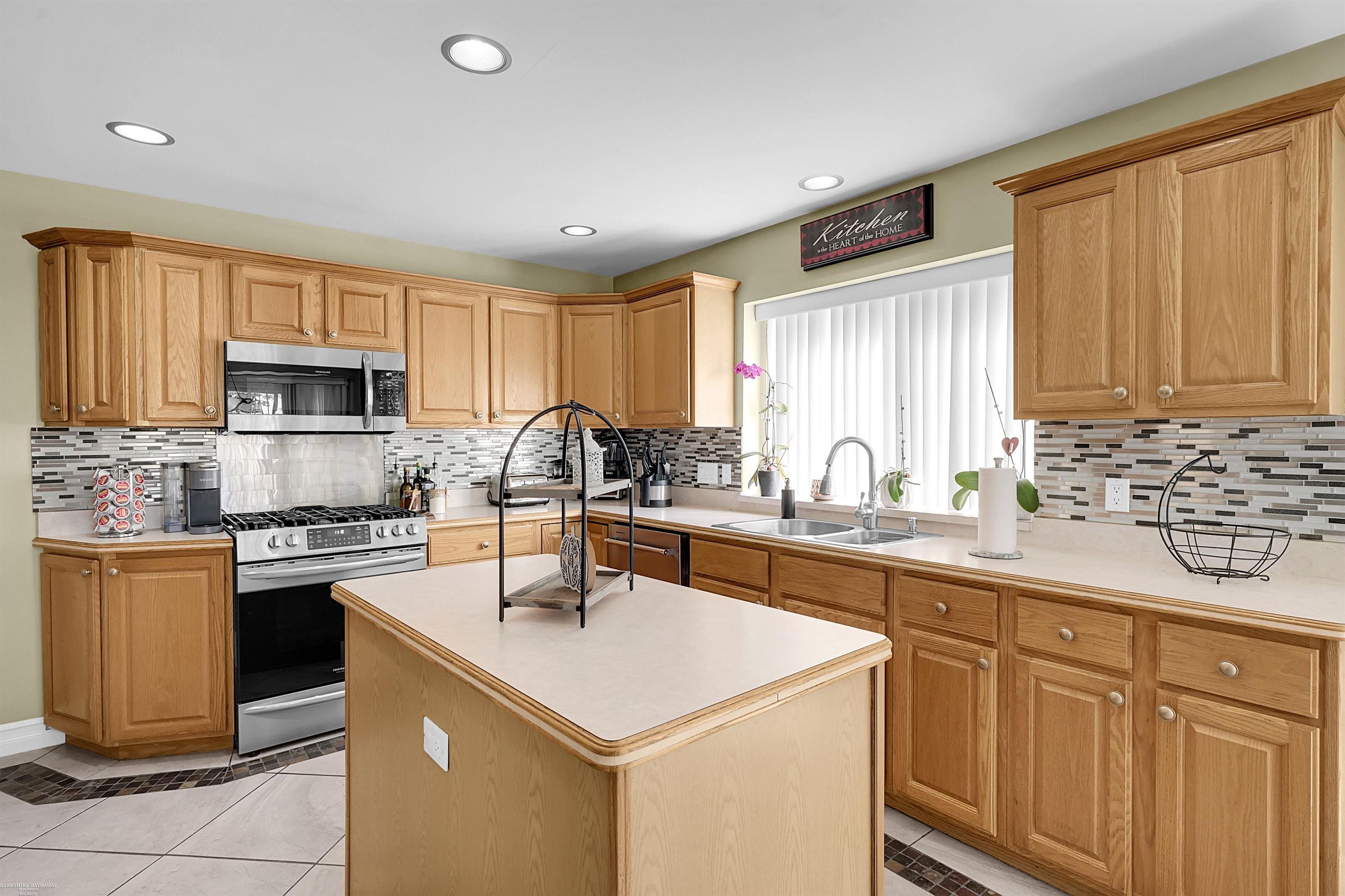 51385 Baker Road, Chesterfield, MI, 48047
