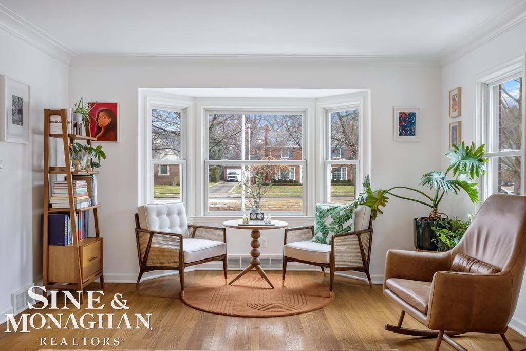 565 Lochmoor Boulevard, Grosse Pointe Woods, MI, 48236
