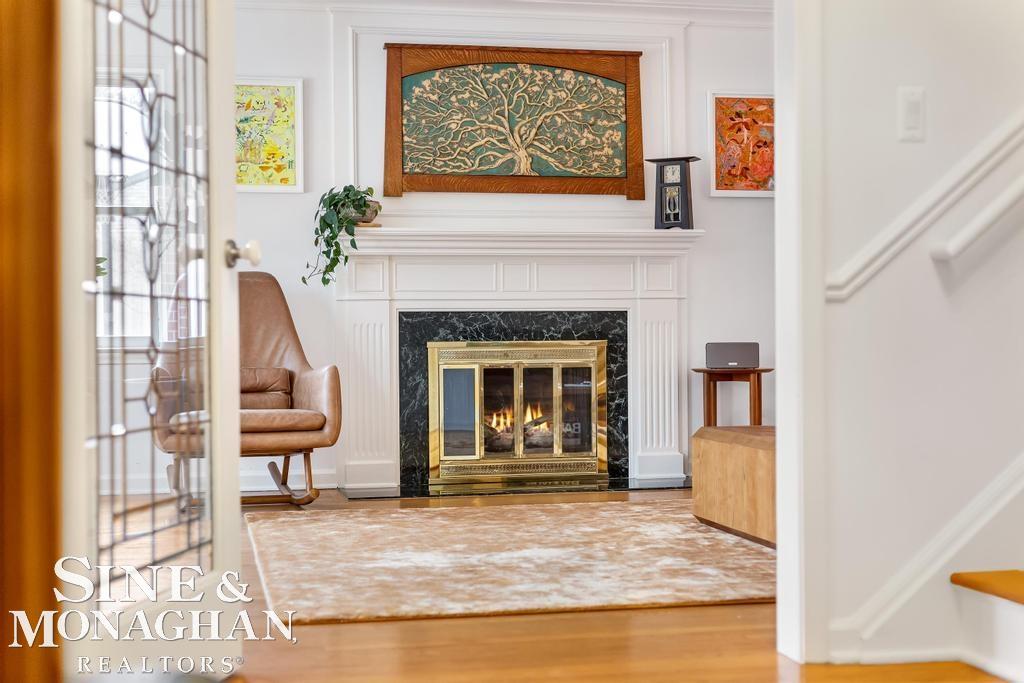 565 Lochmoor Boulevard, Grosse Pointe Woods, MI, 48236