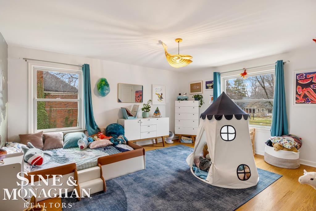 565 Lochmoor Boulevard, Grosse Pointe Woods, MI, 48236