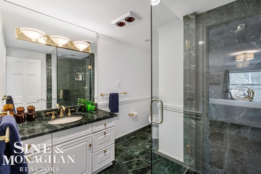 565 Lochmoor Boulevard, Grosse Pointe Woods, MI, 48236