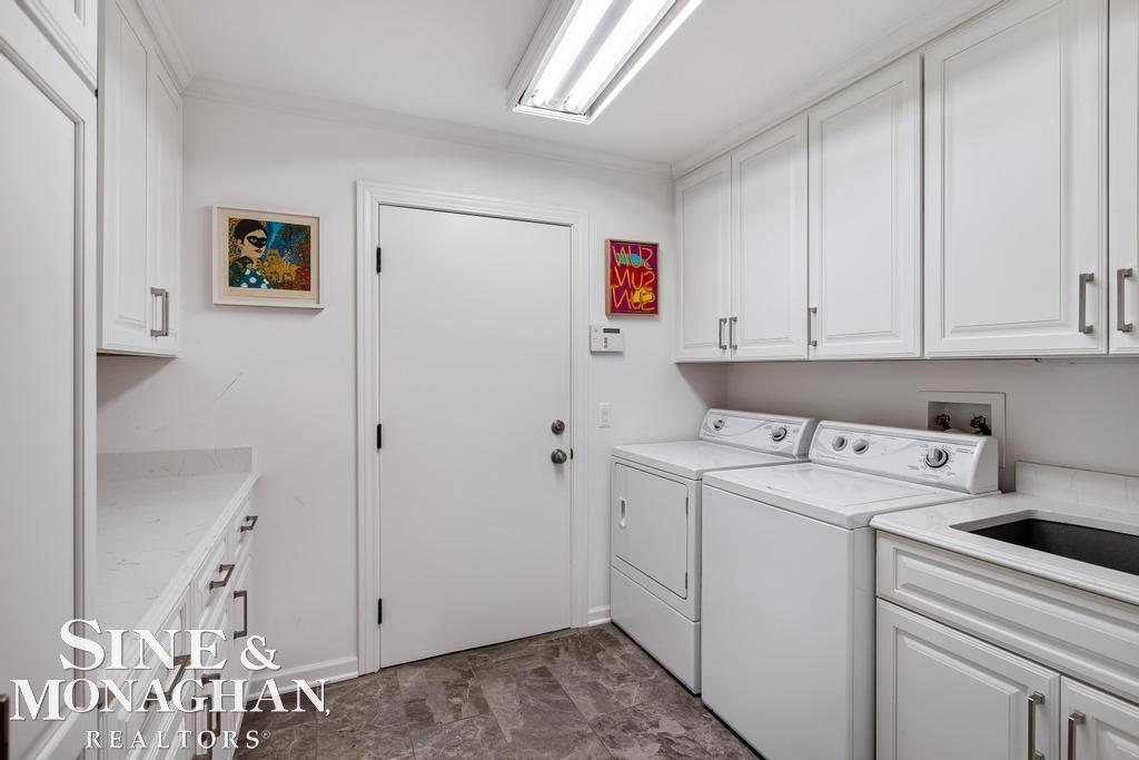 565 Lochmoor Boulevard, Grosse Pointe Woods, MI, 48236